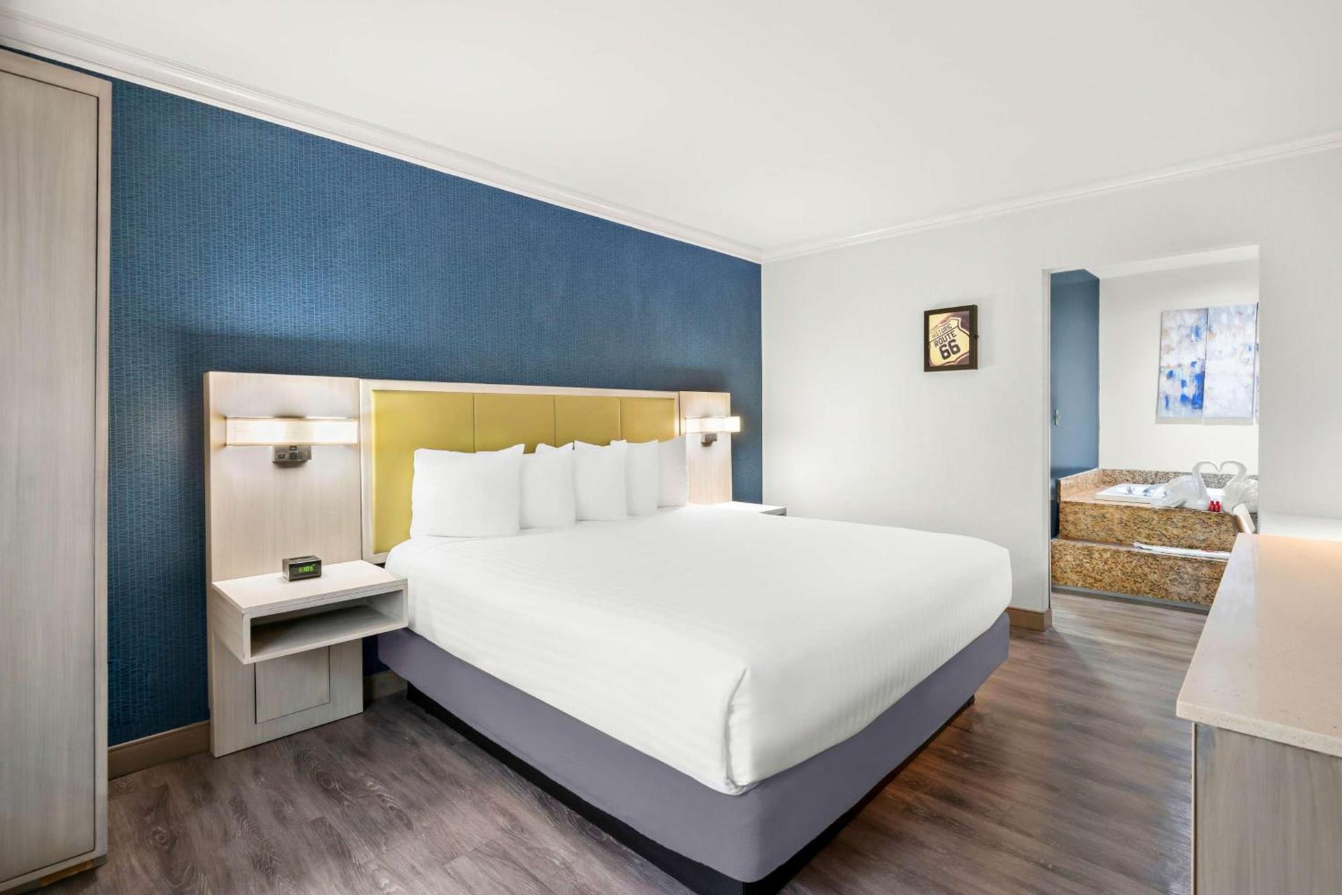 SureStay Hotel by Best Western Santa Monica photo 11