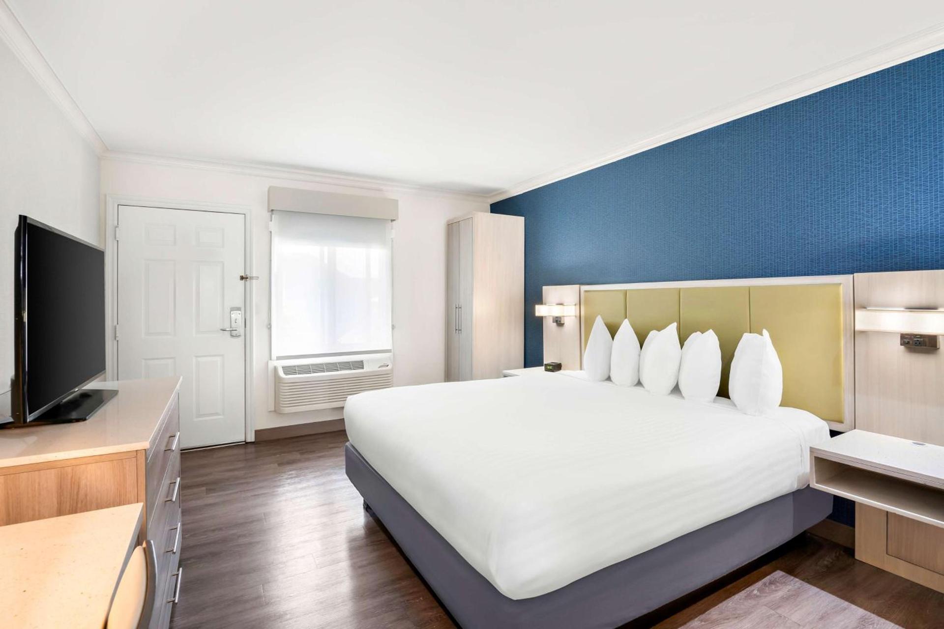 SureStay Hotel by Best Western Santa Monica photo 16