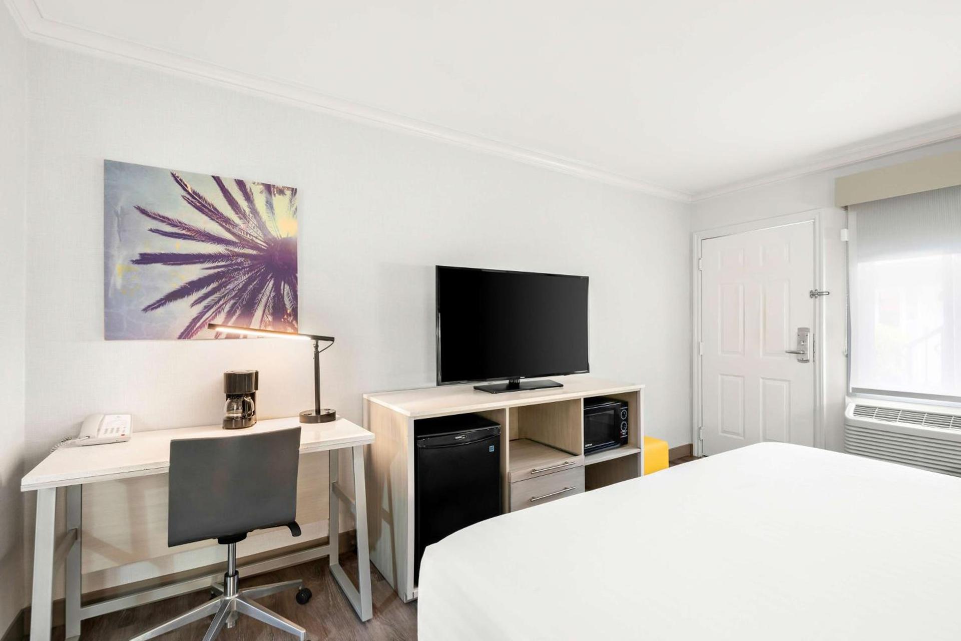 SureStay Hotel by Best Western Santa Monica photo 14