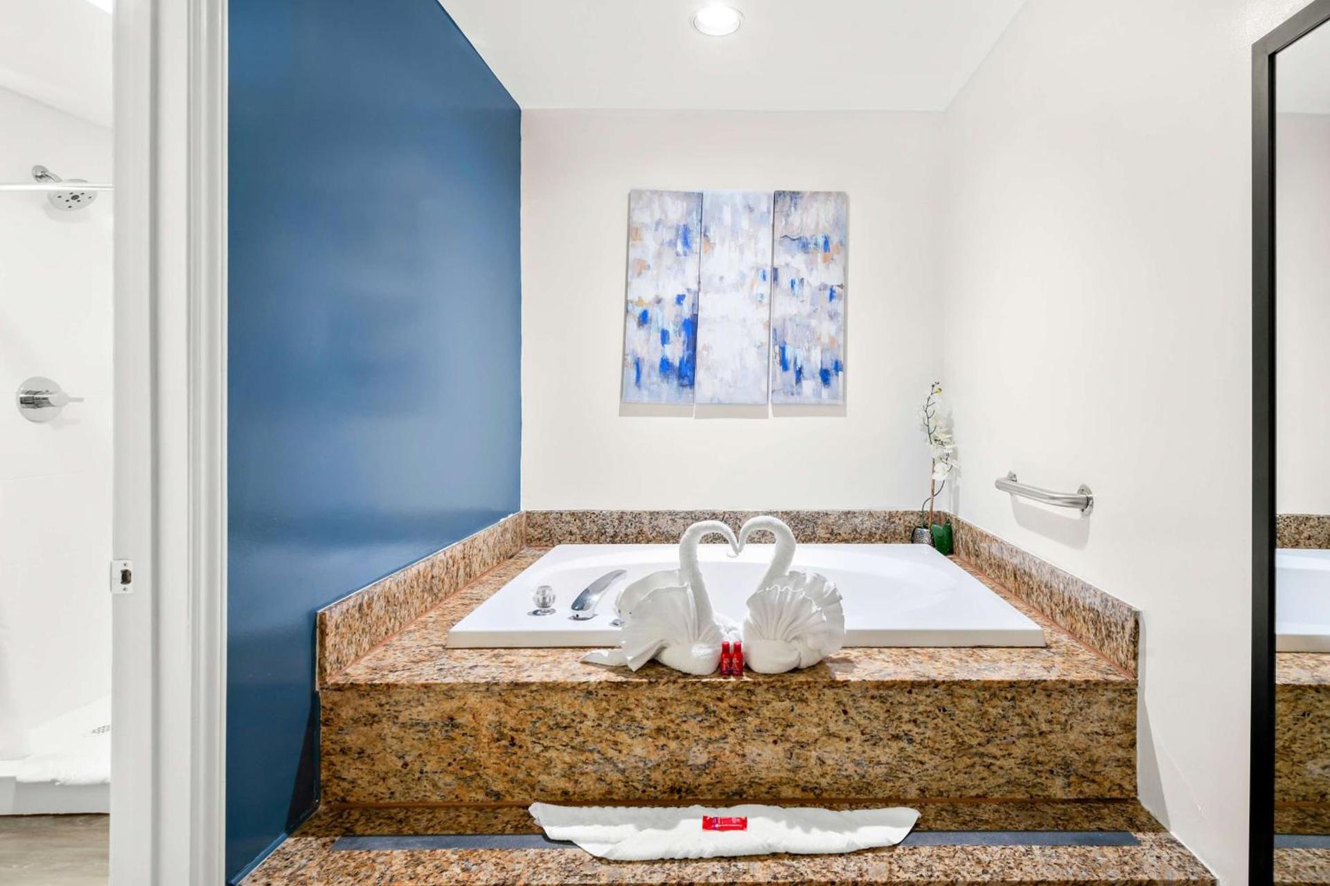 SureStay Hotel by Best Western Santa Monica photo 12