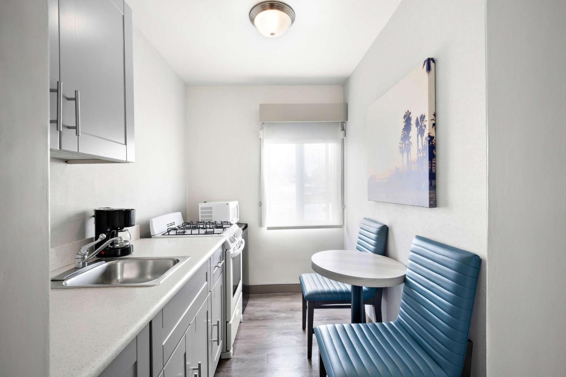 SureStay Hotel by Best Western Santa Monica photo 18