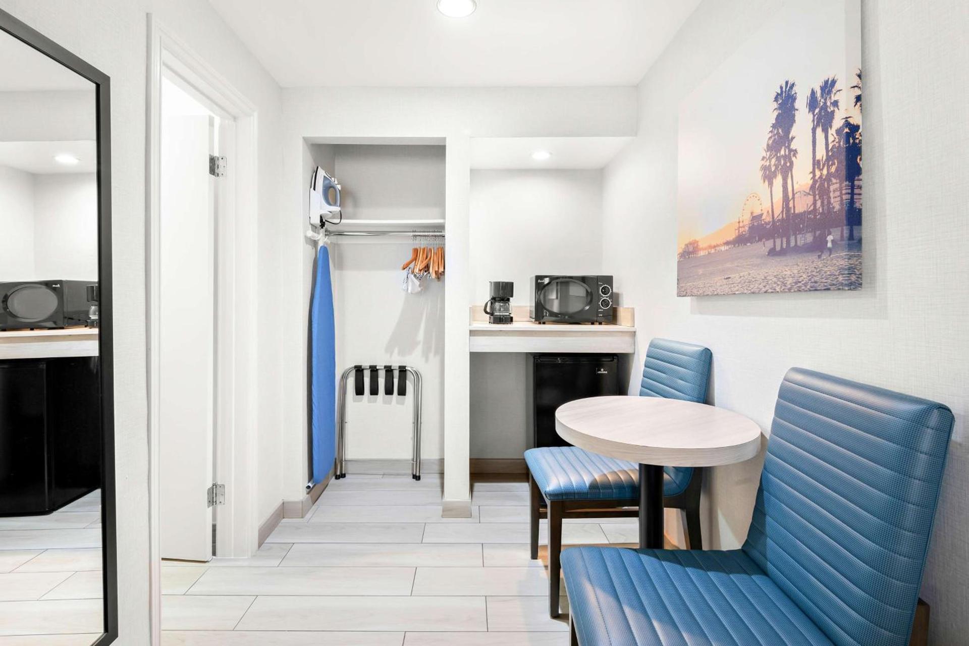 SureStay Hotel by Best Western Santa Monica photo 21