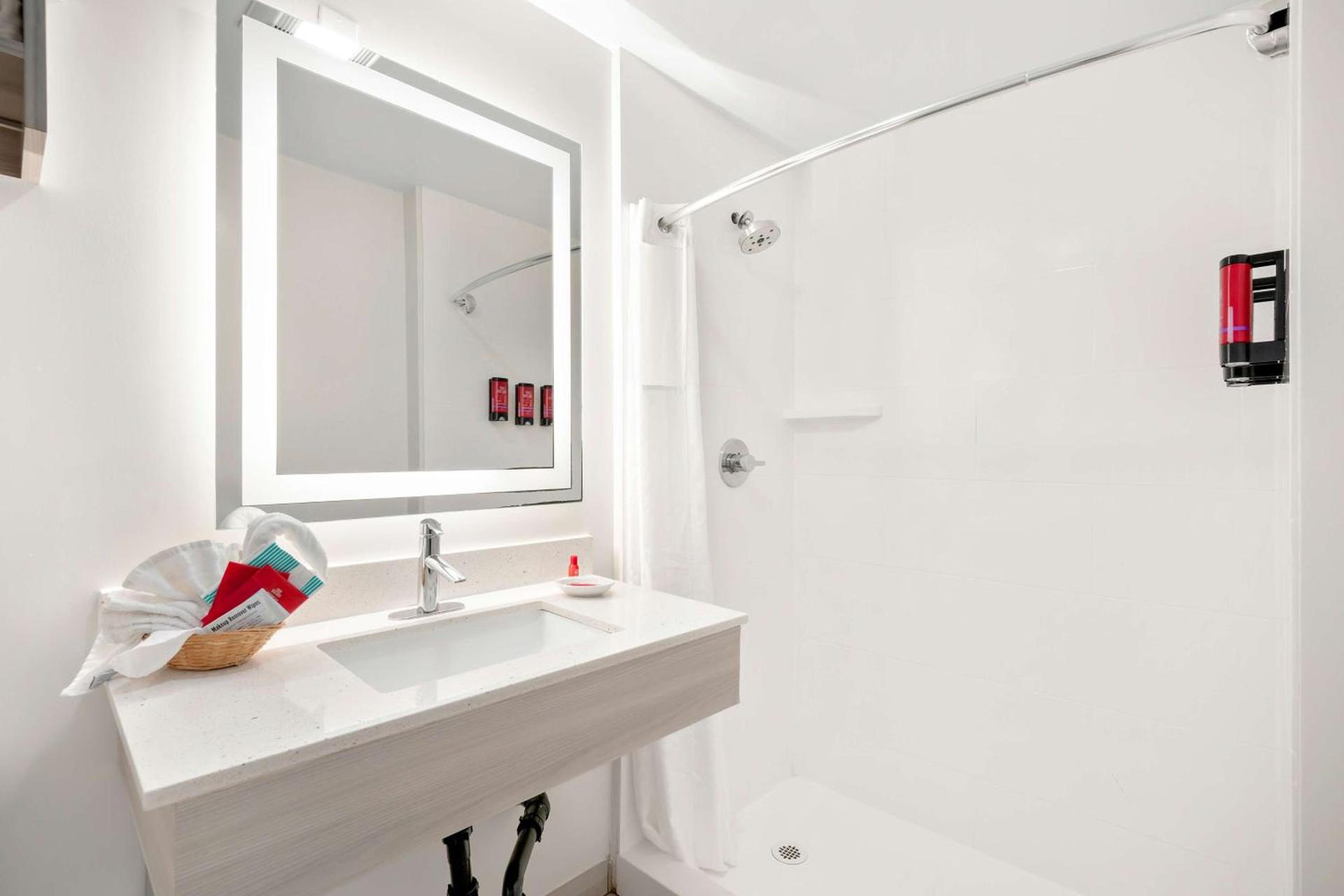 SureStay Hotel by Best Western Santa Monica photo 27