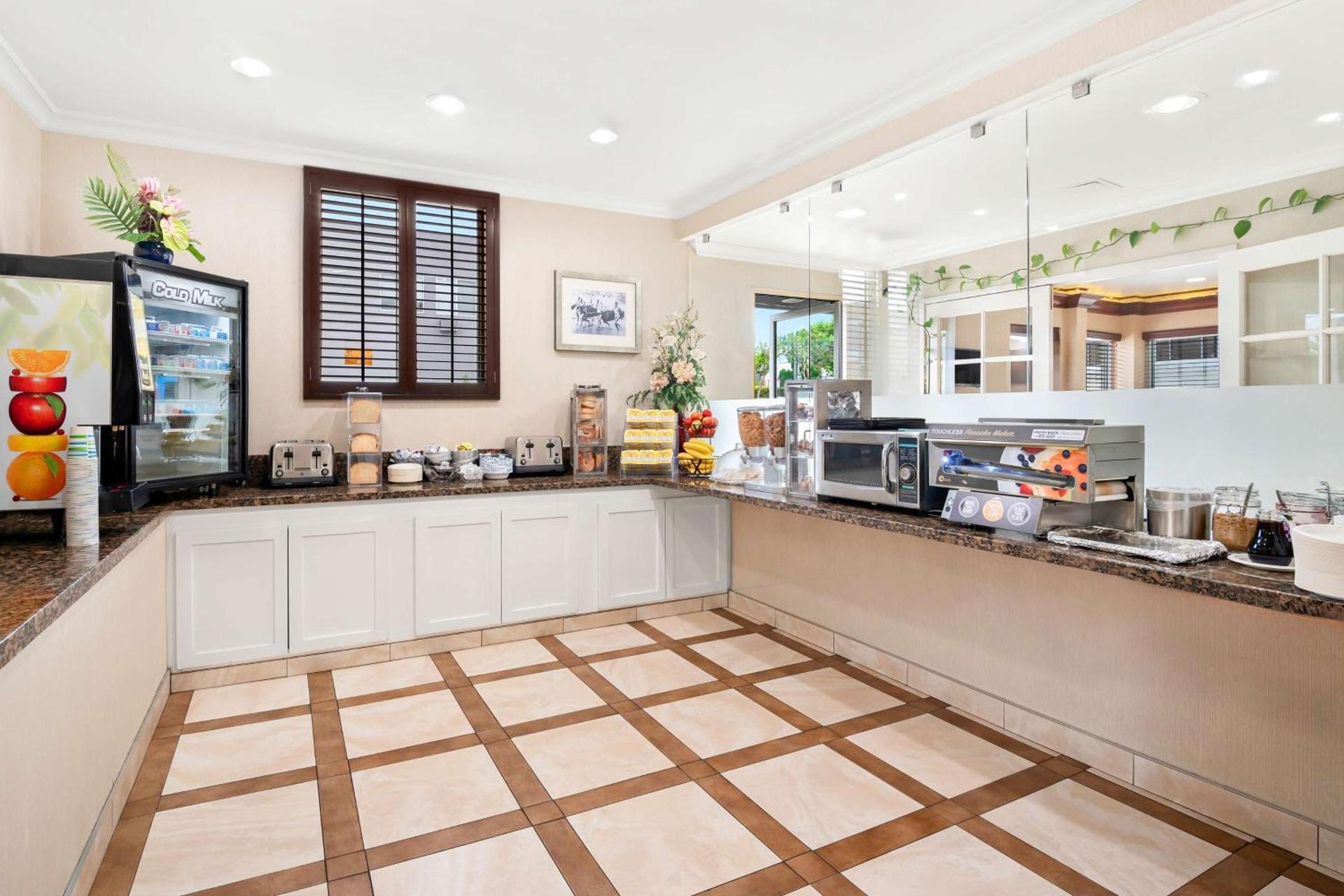 SureStay Hotel by Best Western Santa Monica photo 30