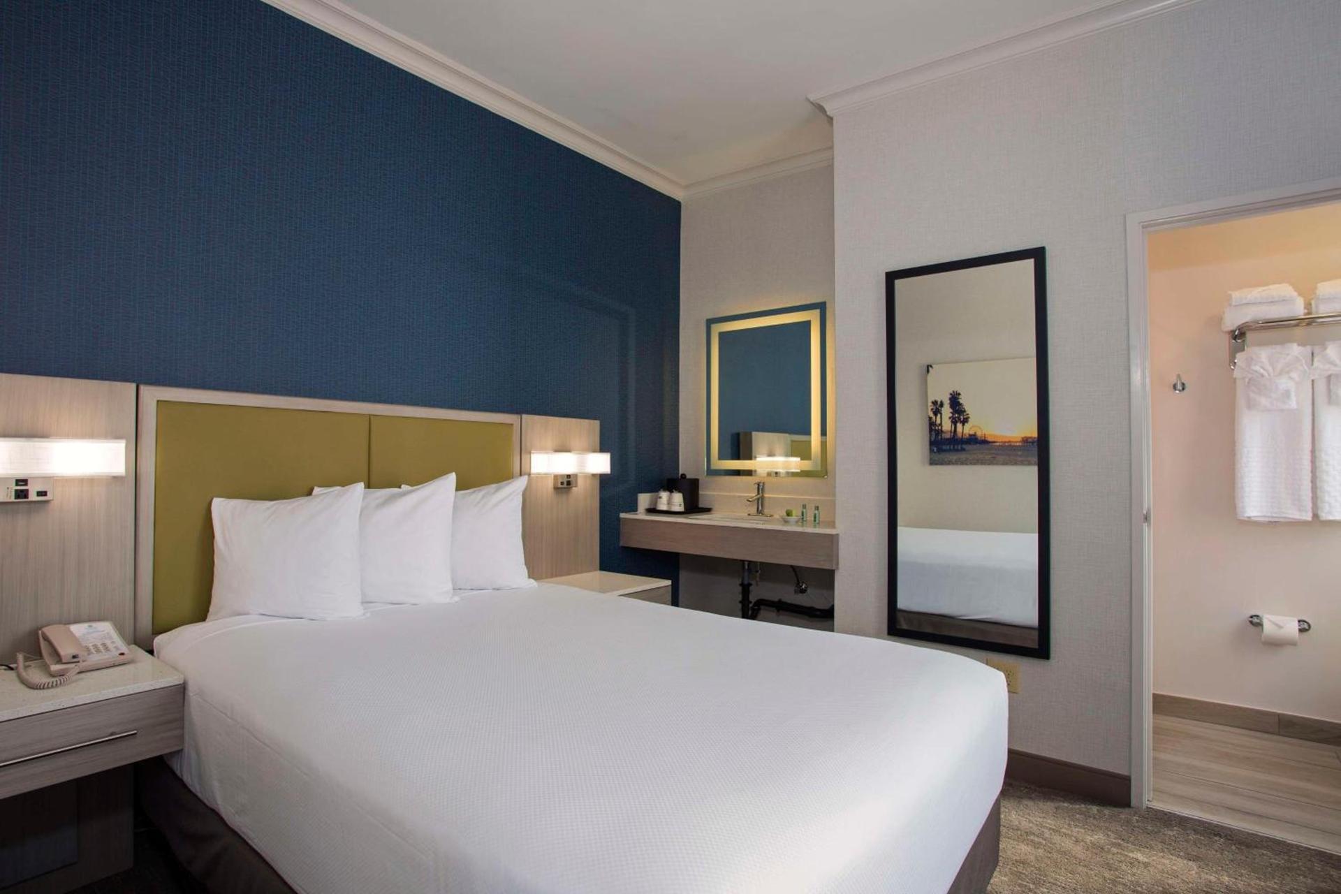SureStay Hotel by Best Western Santa Monica photo 39