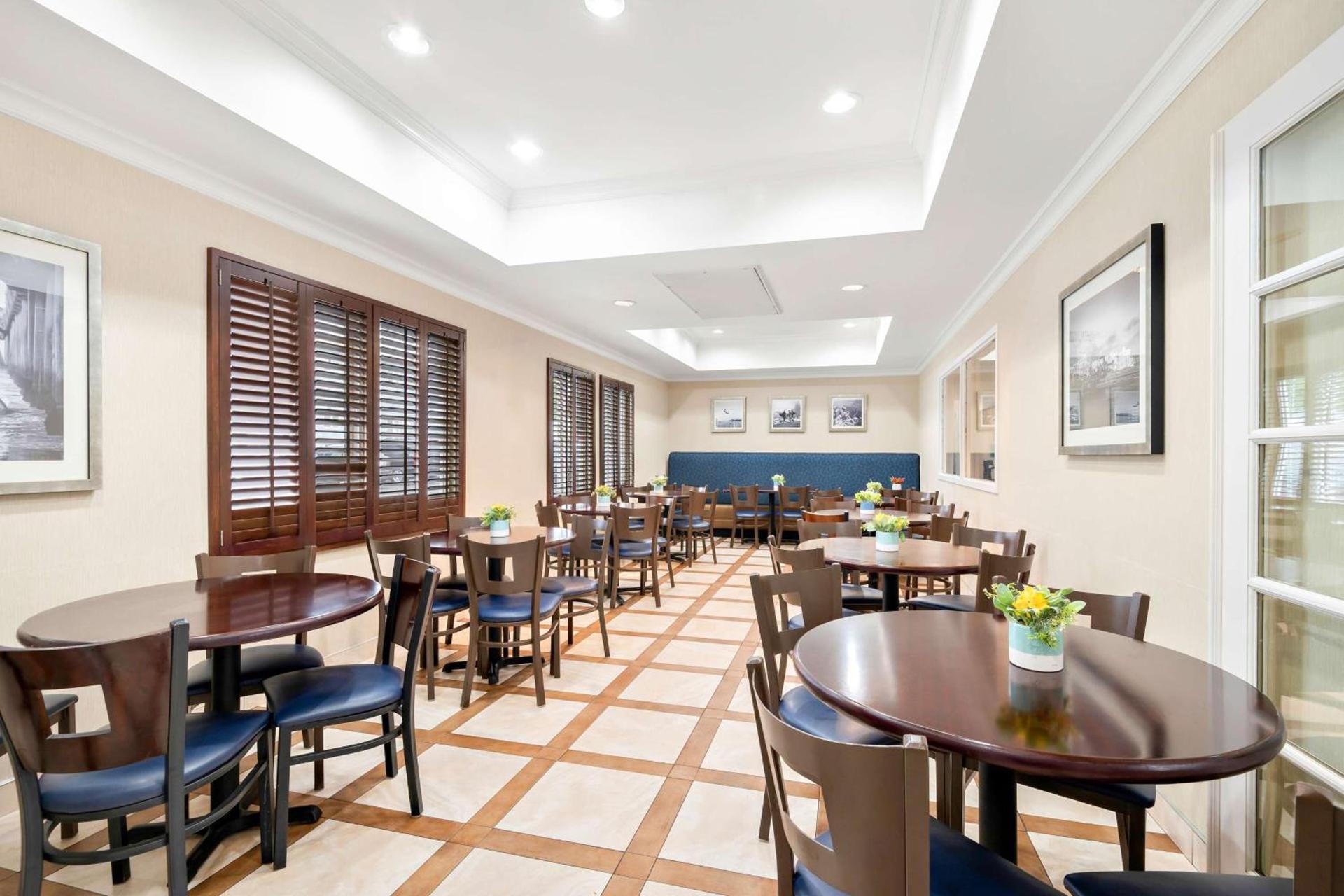 SureStay Hotel by Best Western Santa Monica photo 32
