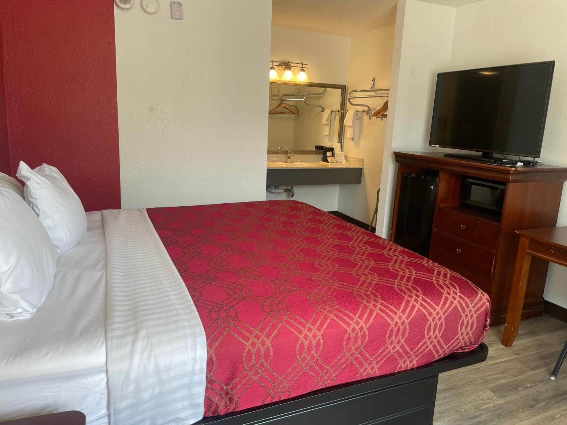 Ramada by Wyndham Branson Theatre District photo 42