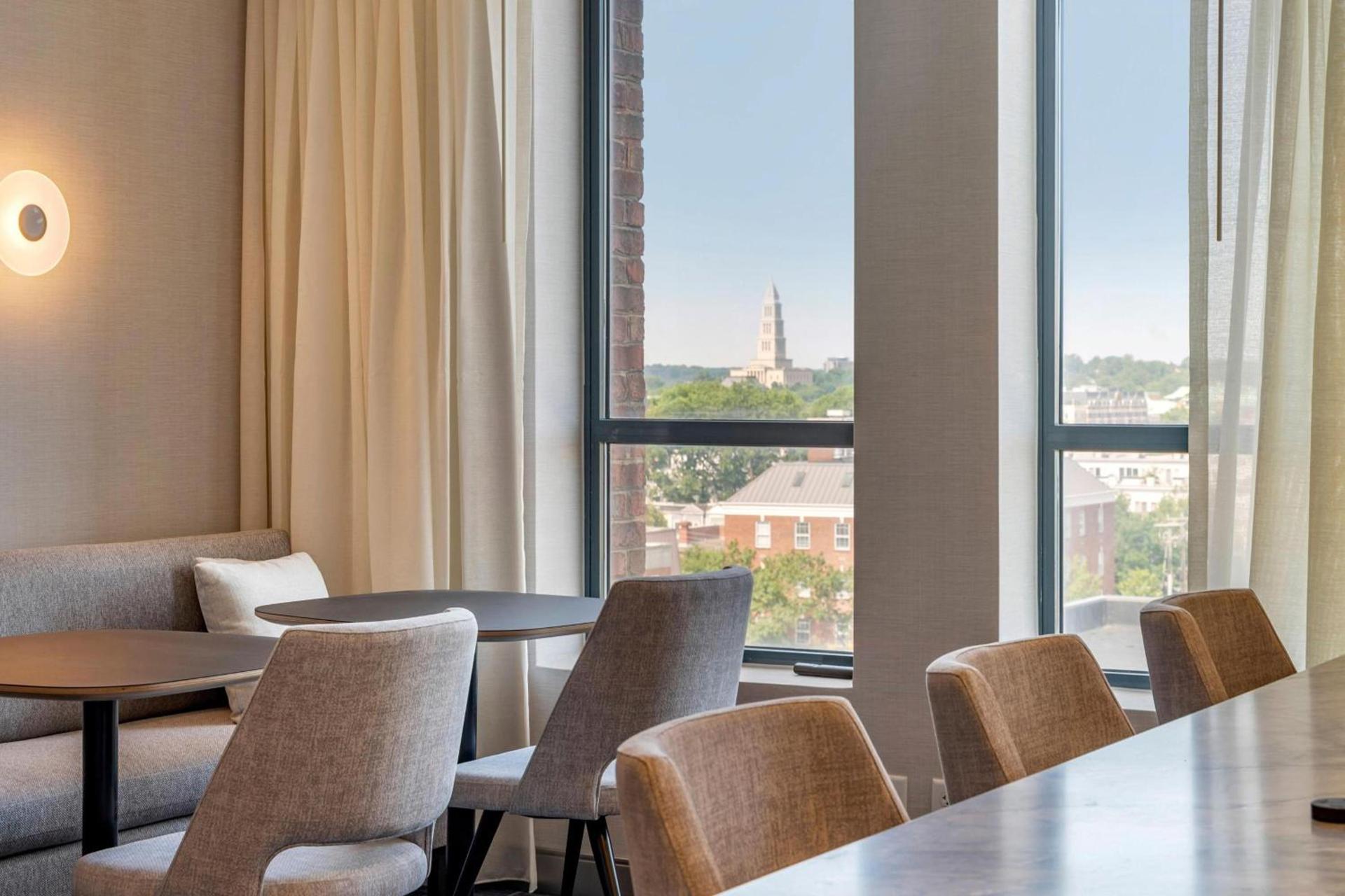 Sheraton Suites Old Town Alexandria photo 39