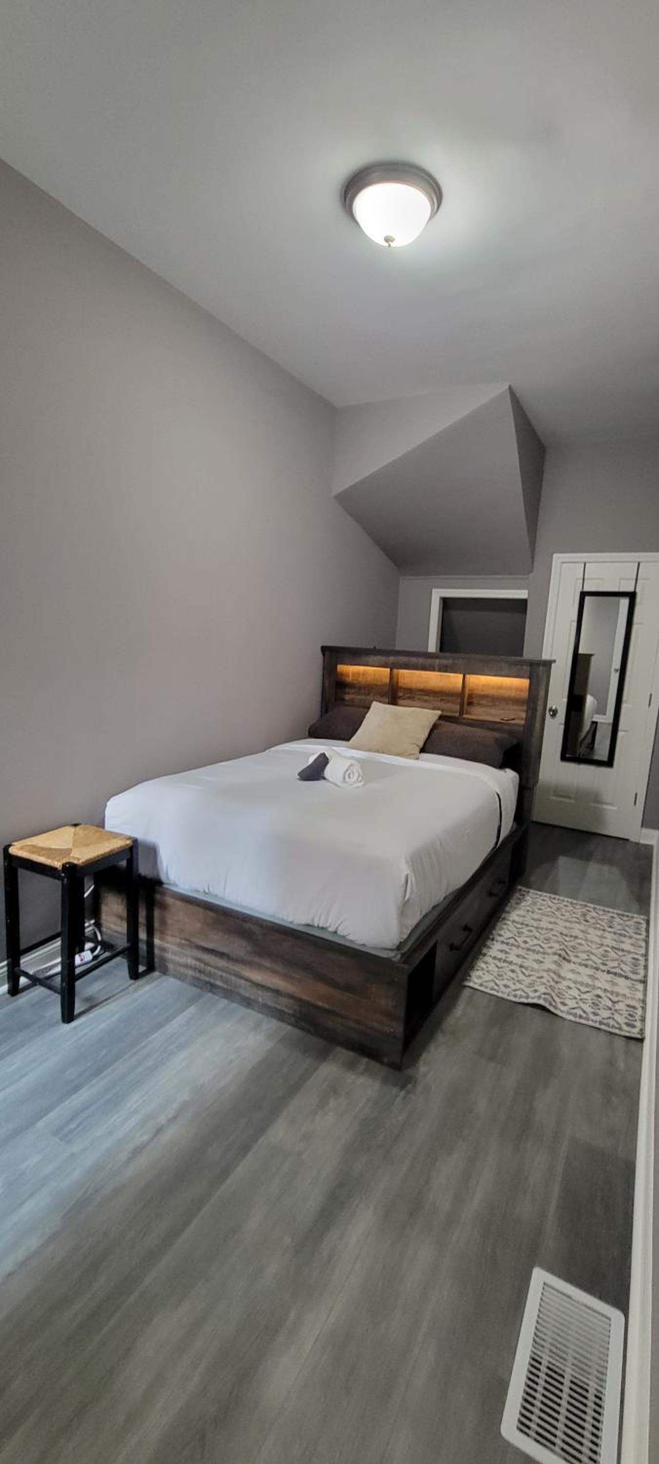 Chicago Avenue Inn photo 59