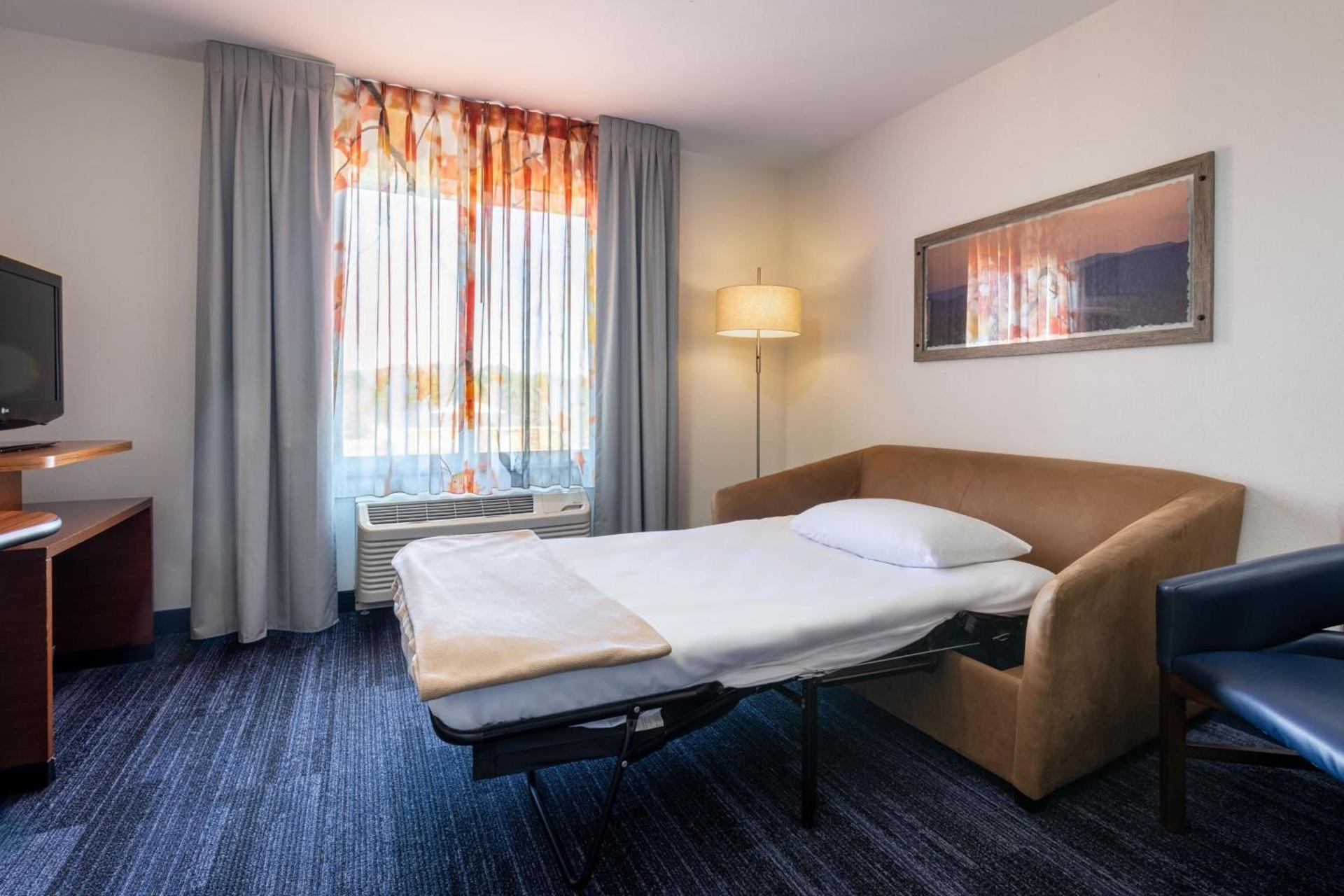 Fairfield Inn & Suites by Marriott Smithfield photo 20