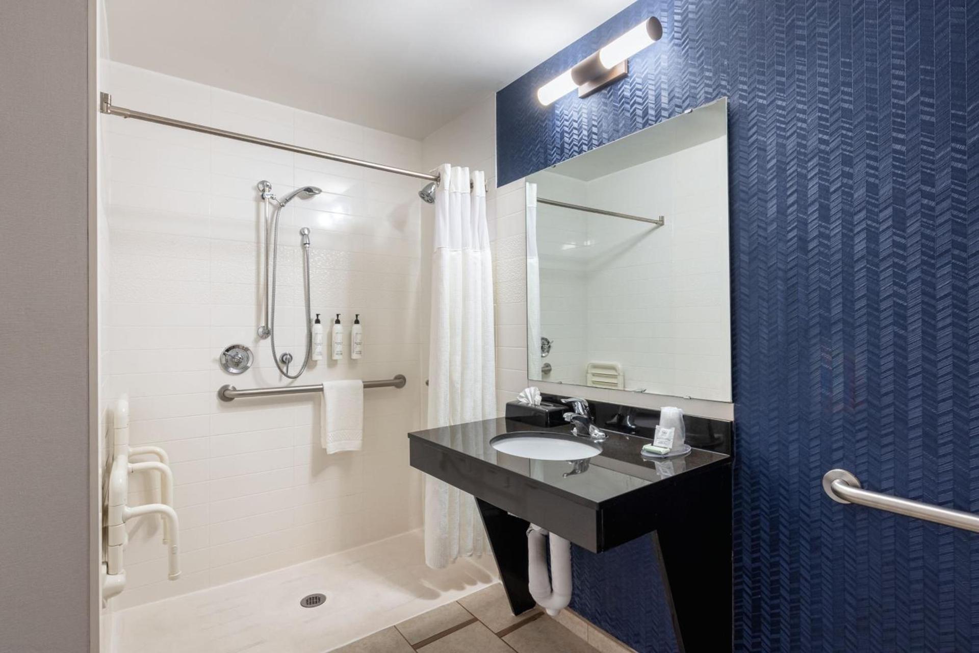 Fairfield Inn & Suites by Marriott Smithfield photo 22