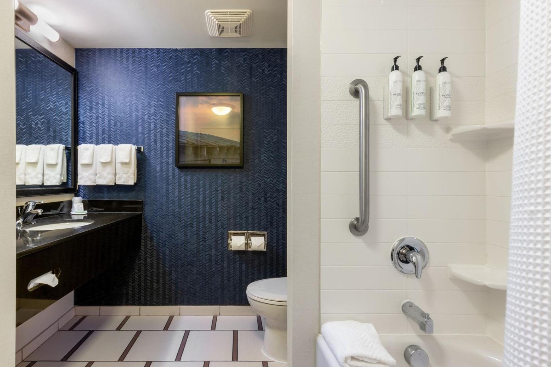 Fairfield Inn & Suites by Marriott Smithfield photo 23