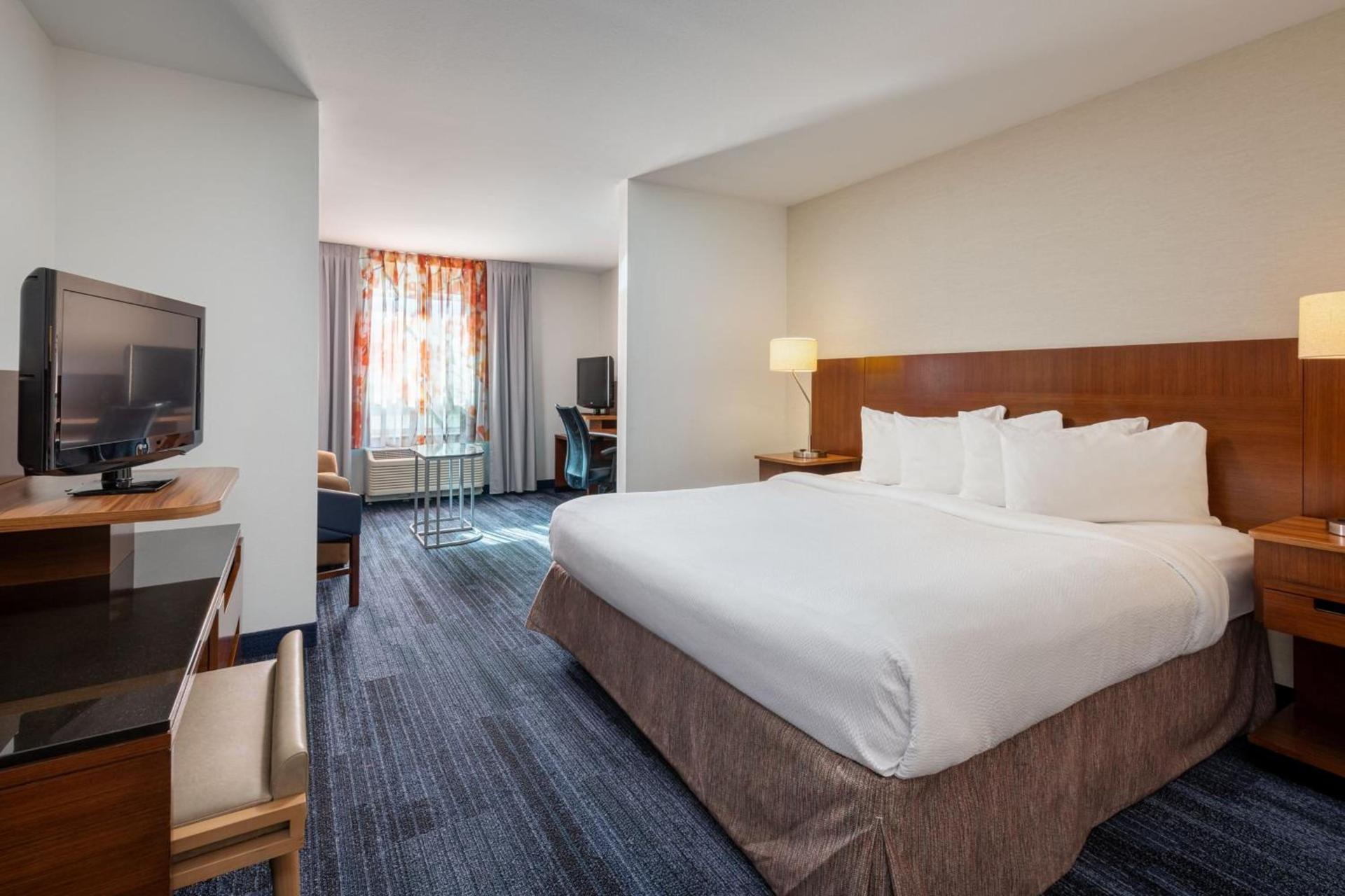 Fairfield Inn & Suites by Marriott Smithfield photo 24