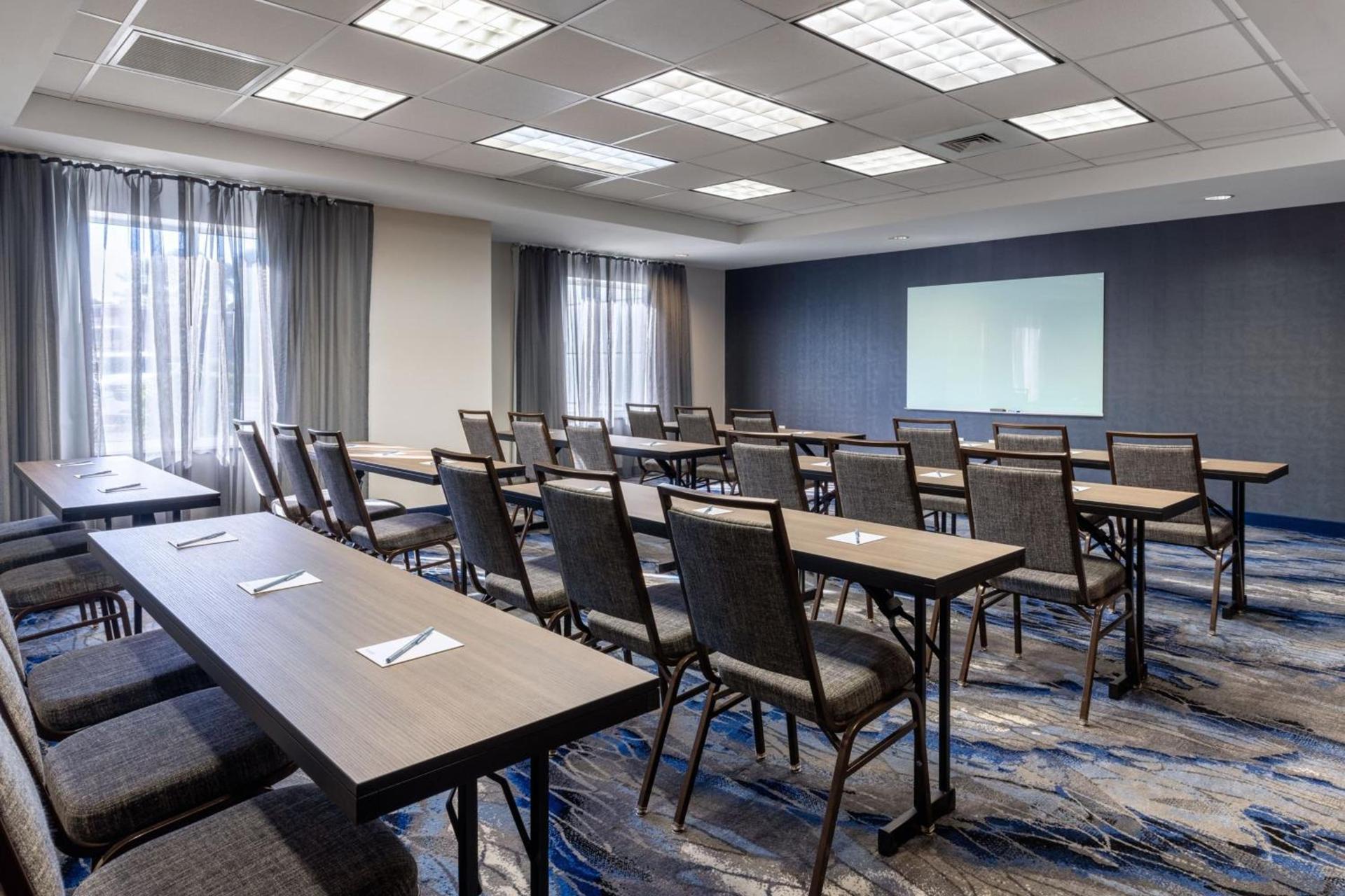 Fairfield Inn & Suites by Marriott Smithfield photo 40