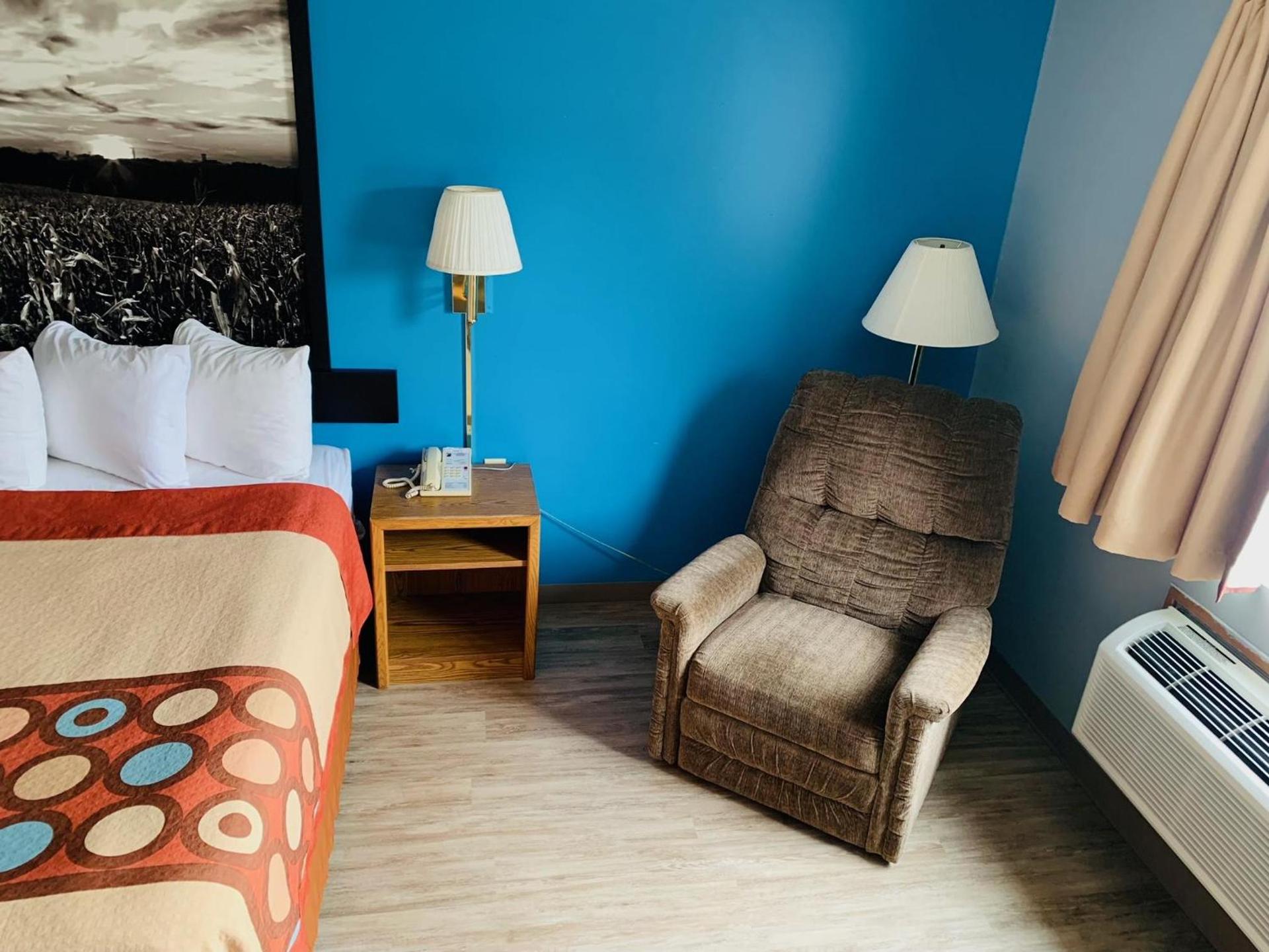 Super Star Inn & Suite Lincoln Crete photo 20