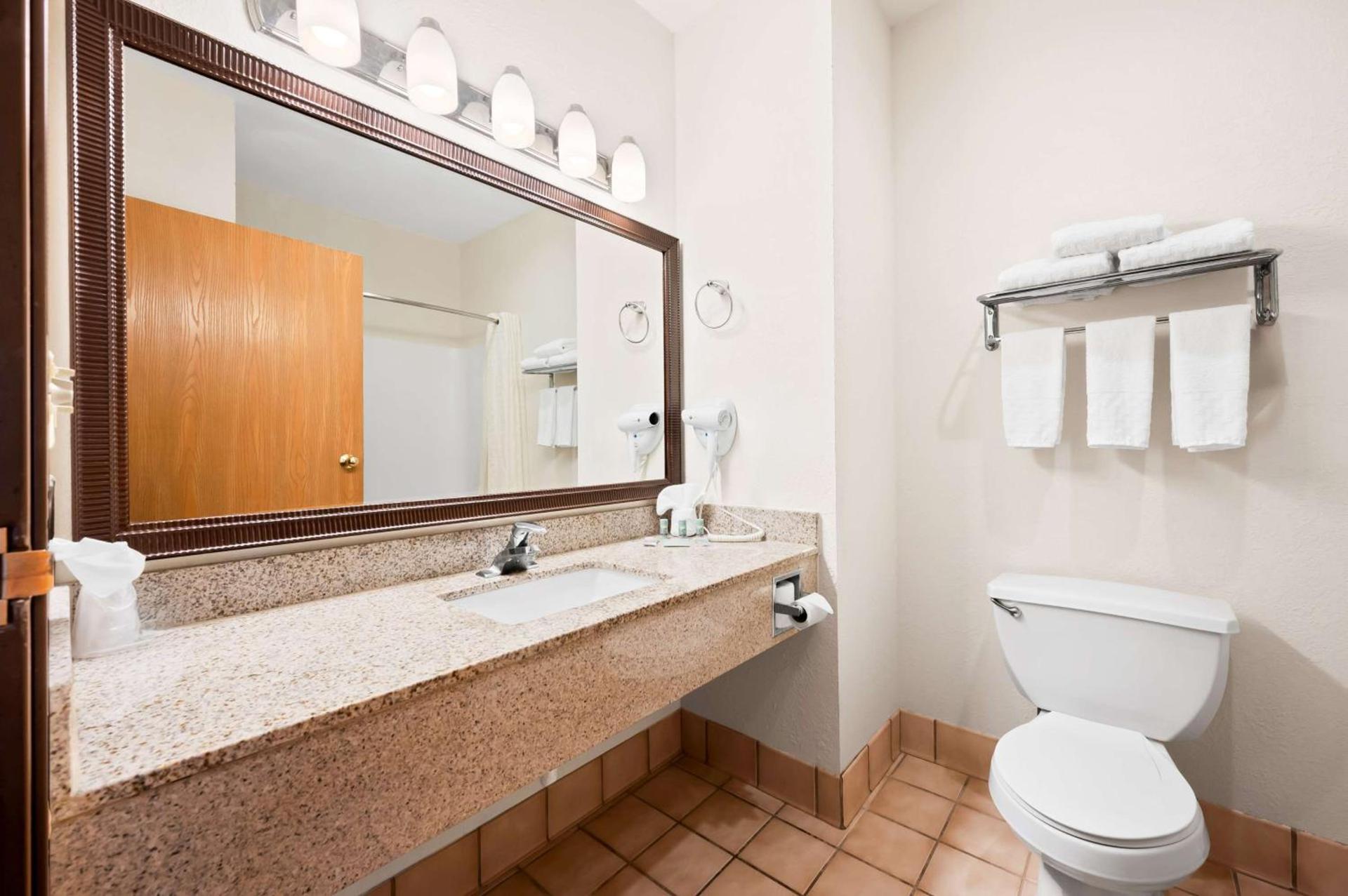 Best Western Annawan Inn photo 24