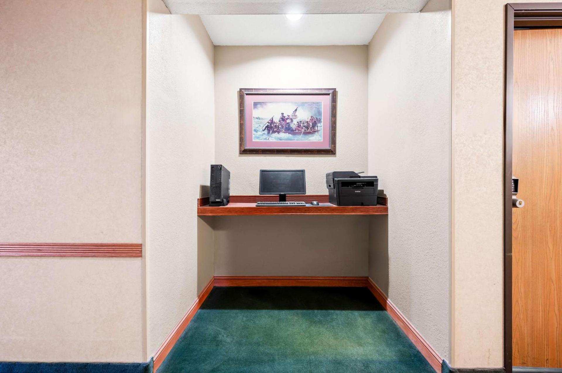 Best Western Annawan Inn photo 27