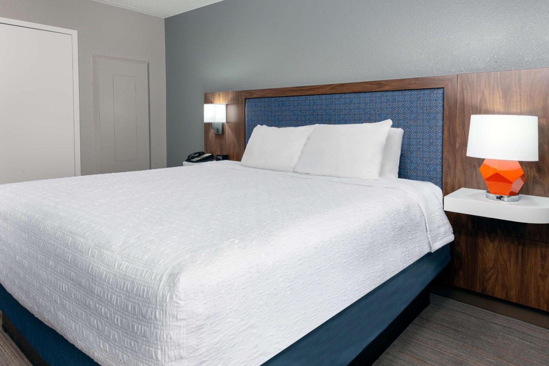 Hampton Inn & Suites Charlottesville at the University photo 30