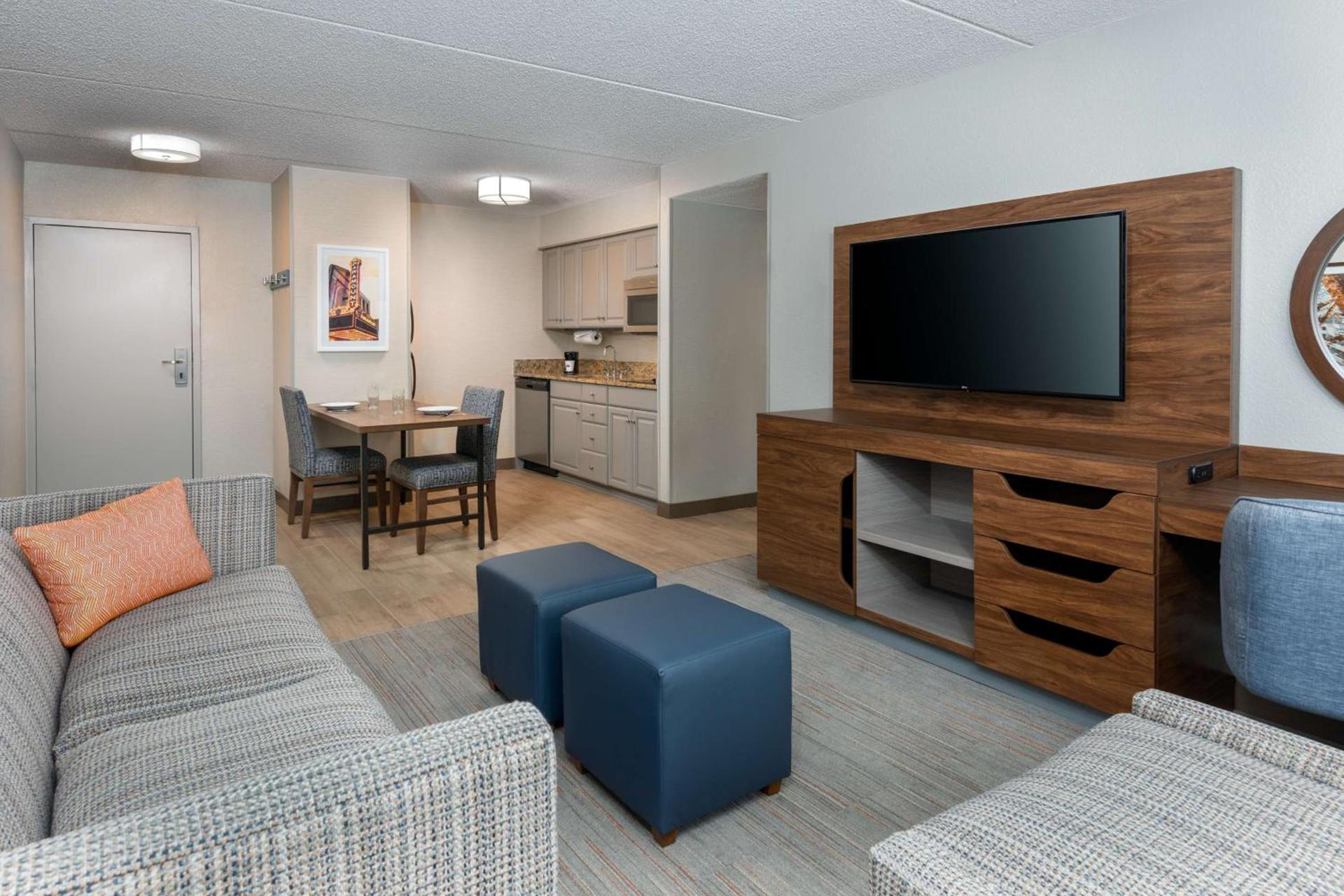 Hampton Inn & Suites Charlottesville at the University photo 40