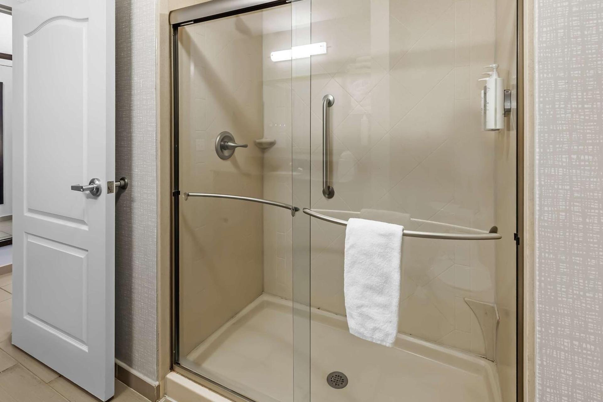 Hampton Inn - Atmore photo 22