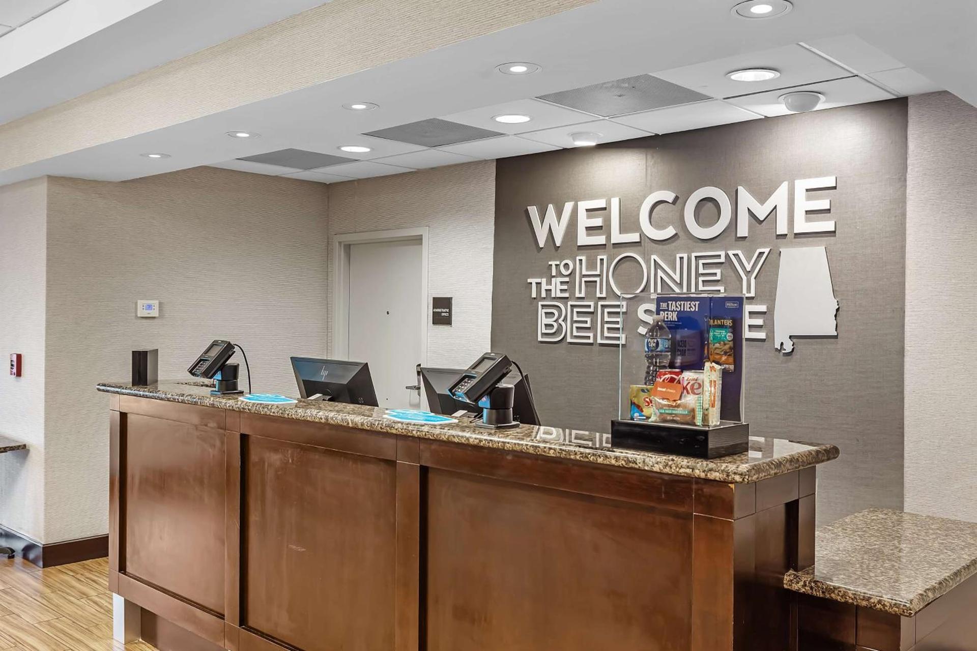 Hampton Inn - Atmore photo 7
