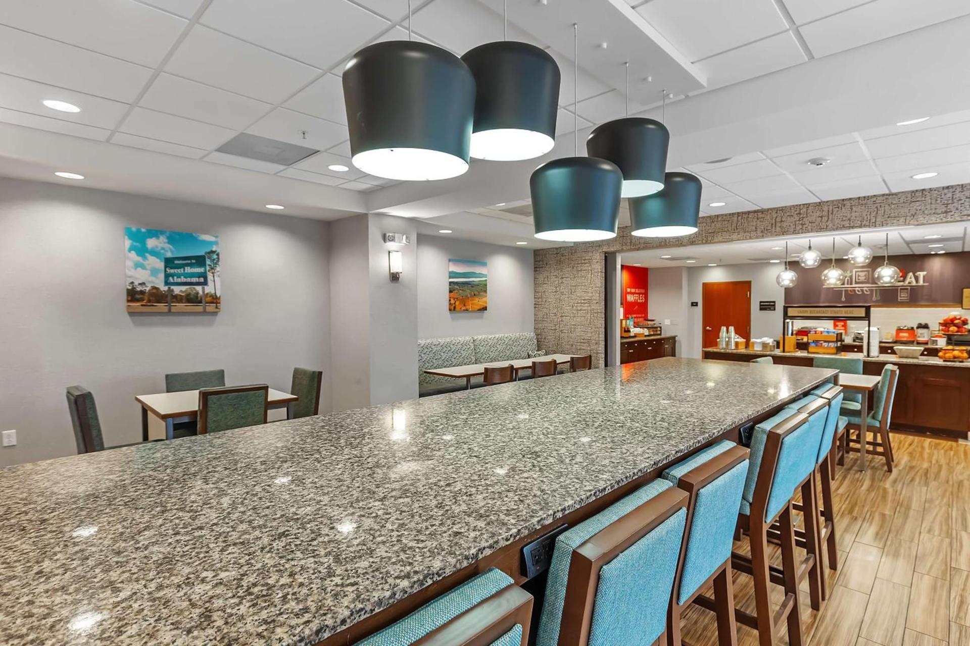 Hampton Inn - Atmore photo 14