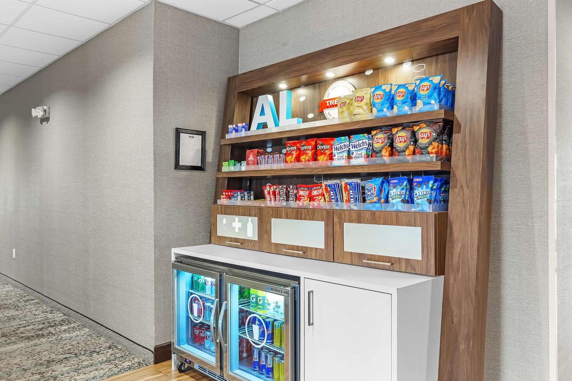 Hampton Inn - Atmore photo 16