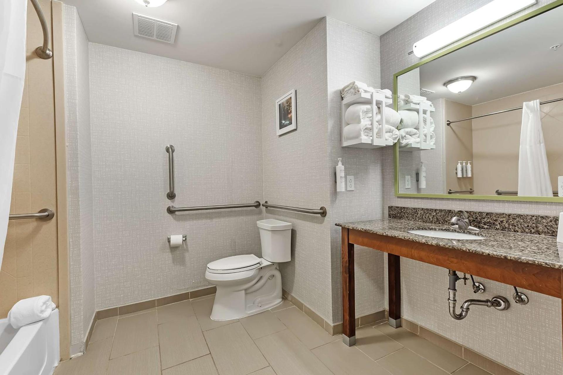 Hampton Inn - Atmore photo 27