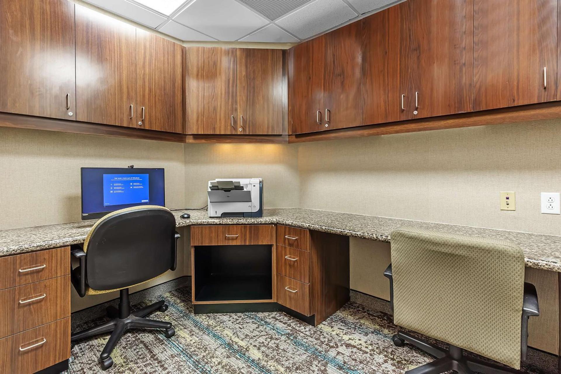 Hampton Inn - Atmore photo 31