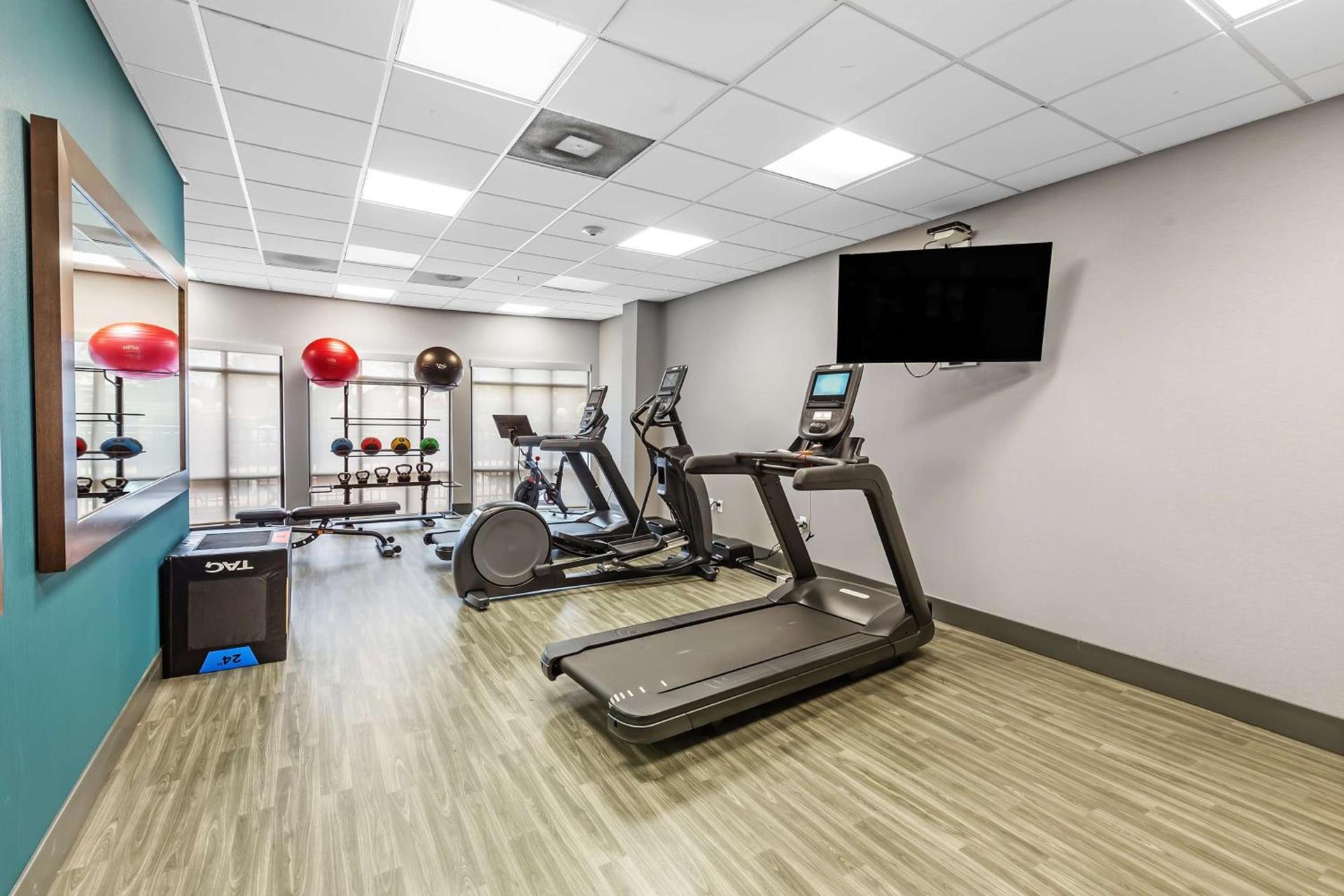 Hampton Inn - Atmore photo 17