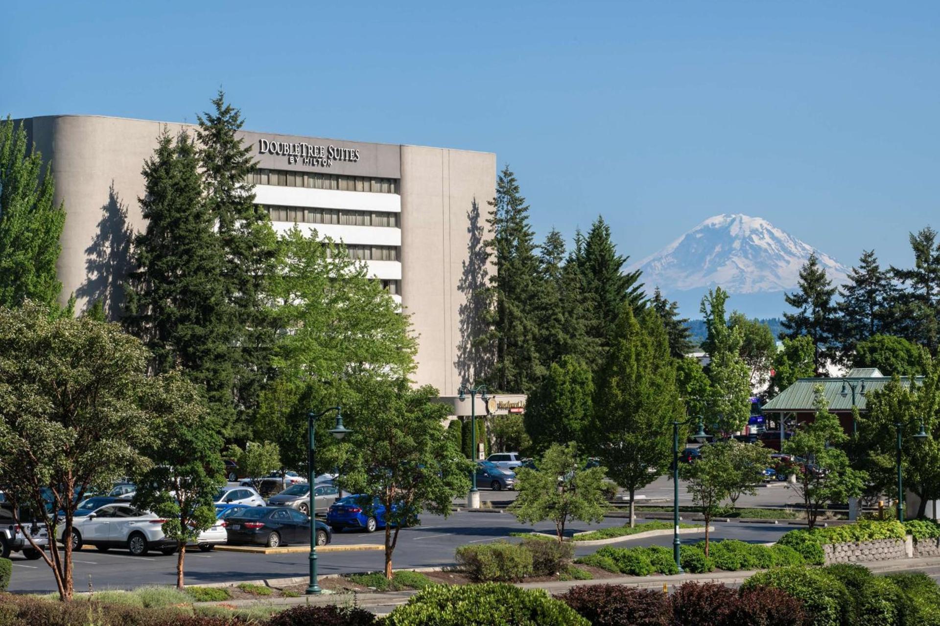 DoubleTree Suites by Hilton Seattle Airport/Southcenter photo 2