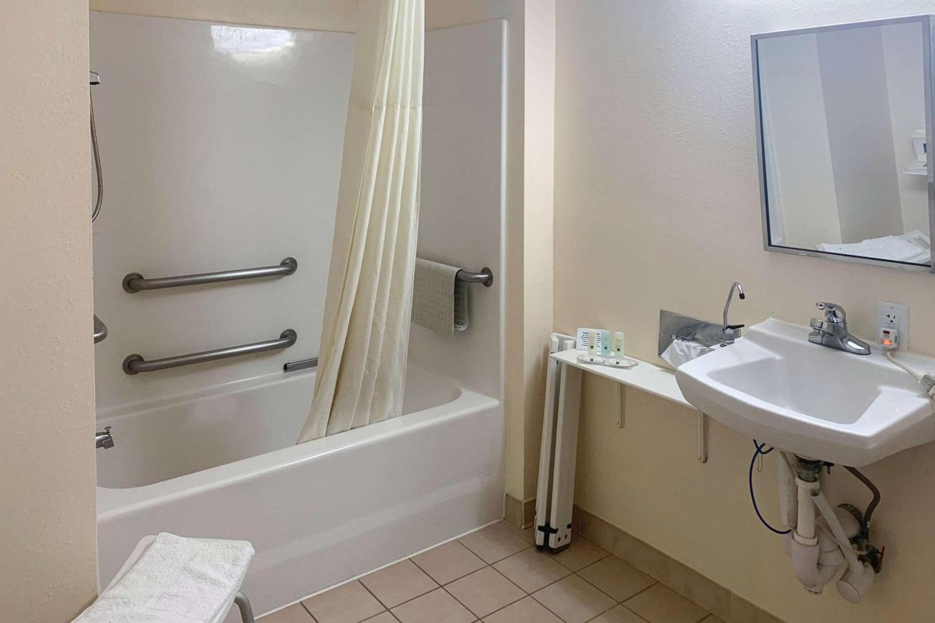 Quality Inn Gainesville I-75 photo 7
