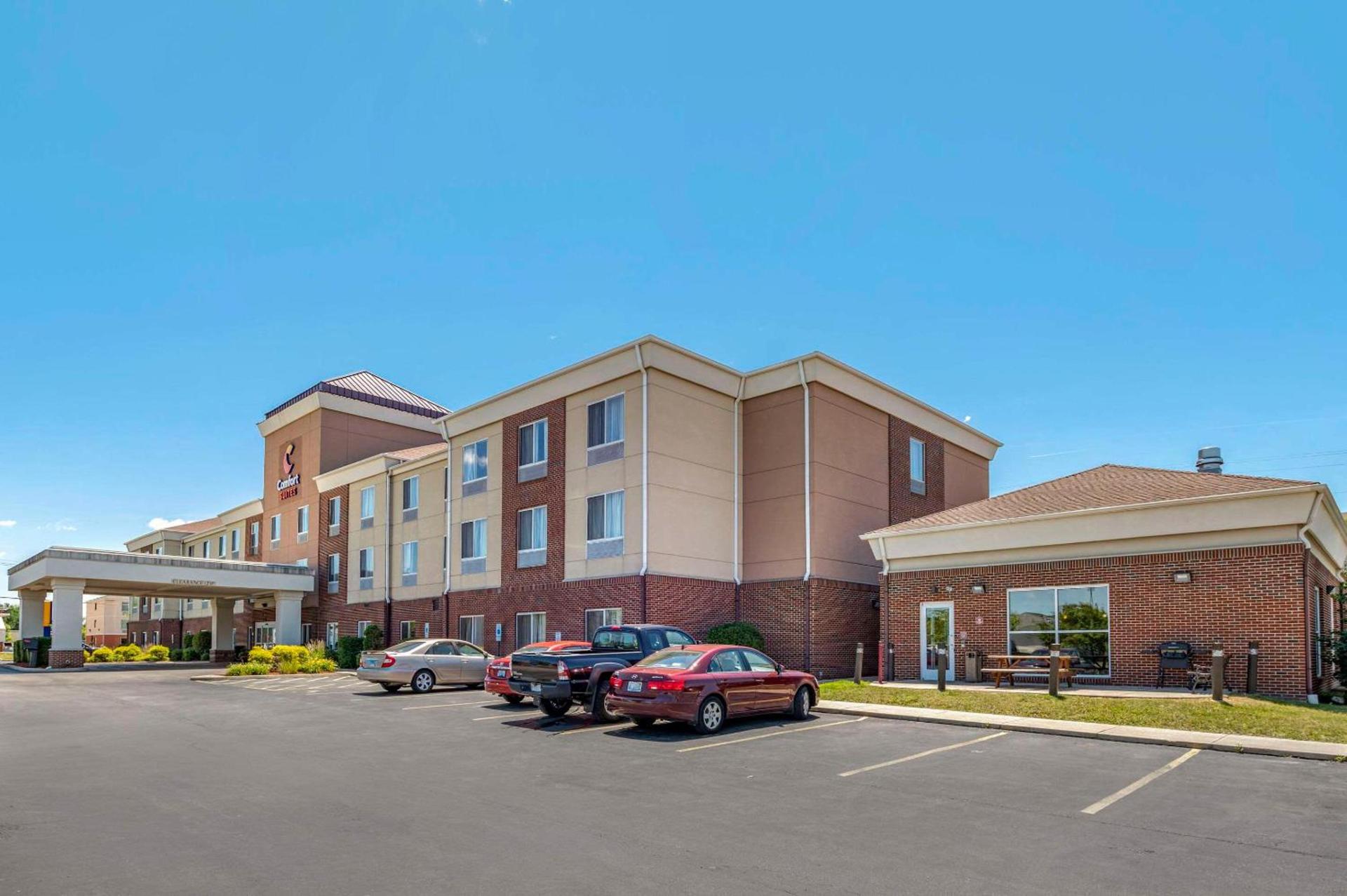 Comfort Suites Urbana Champaign, University Area photo 2