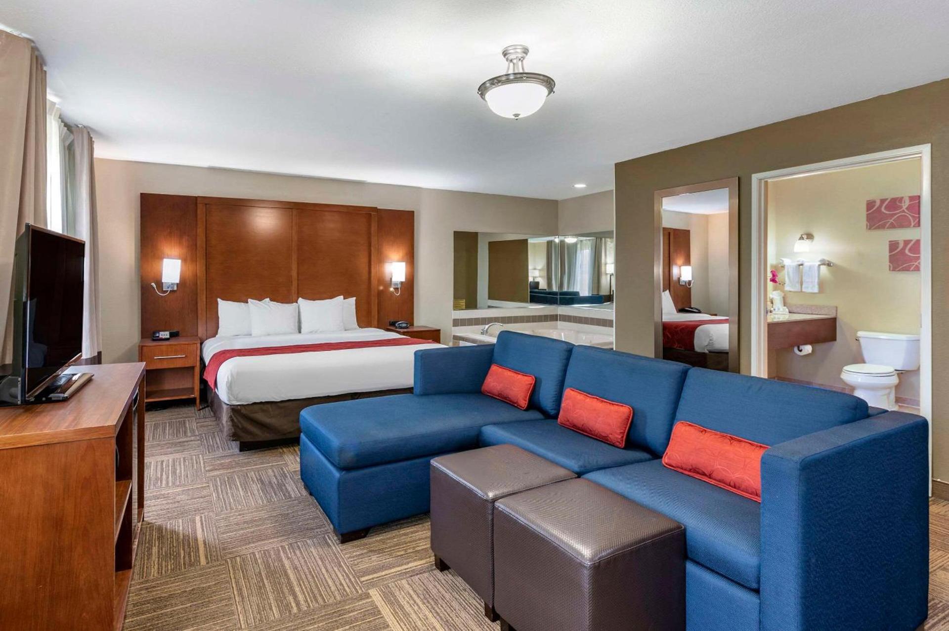 Comfort Suites Urbana Champaign, University Area photo 6