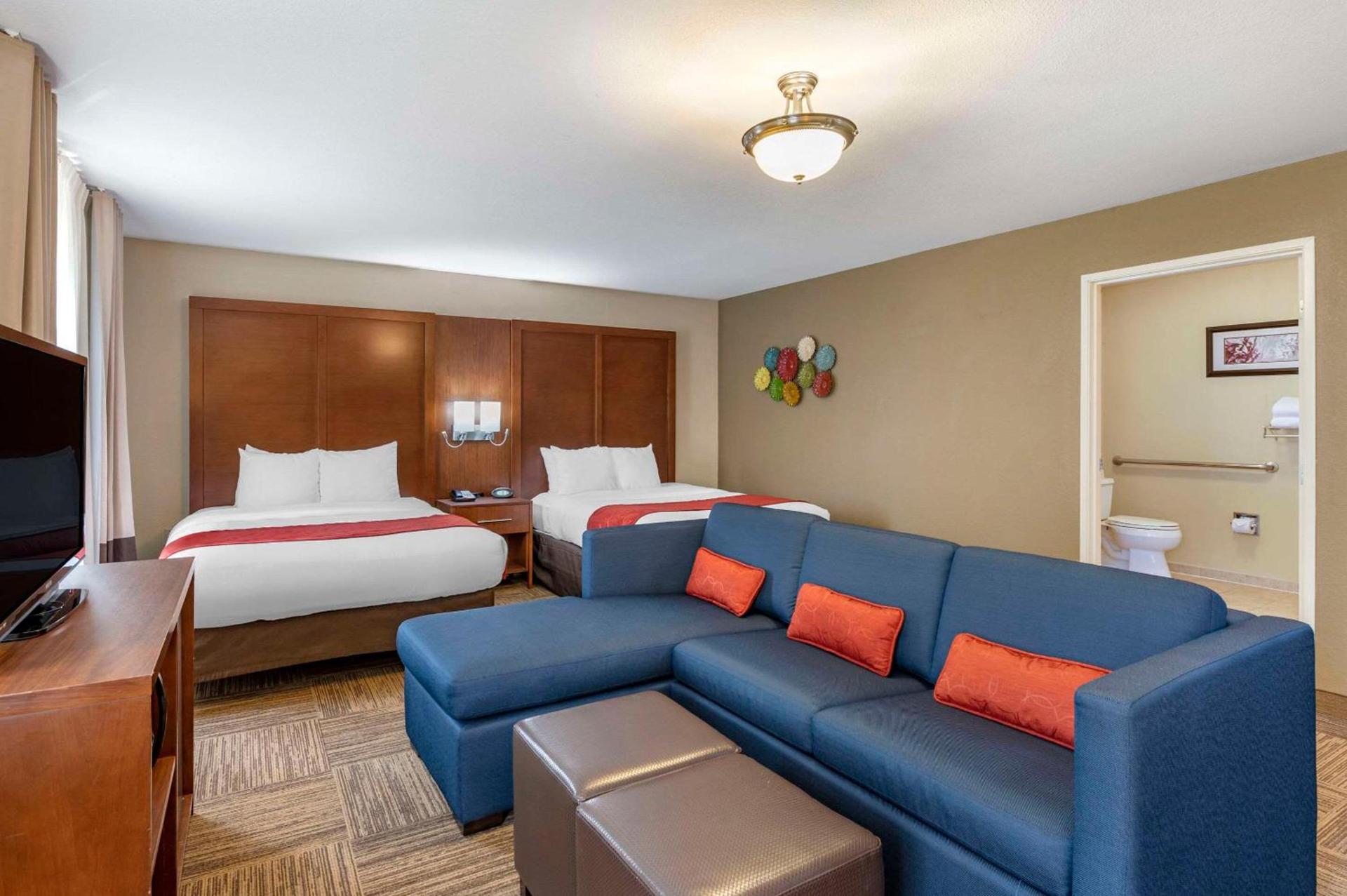 Comfort Suites Urbana Champaign, University Area photo 11