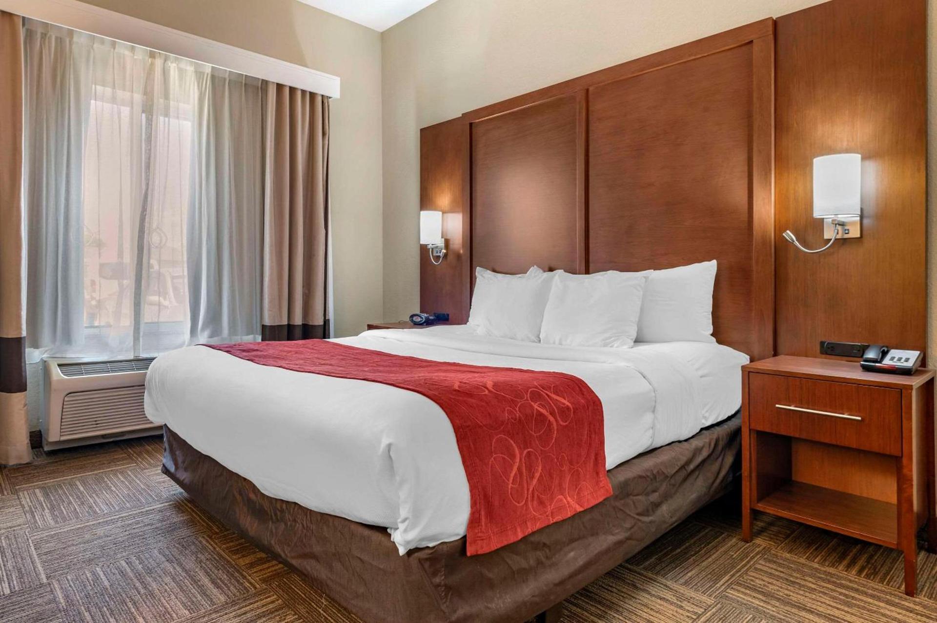 Comfort Suites Urbana Champaign, University Area photo 14