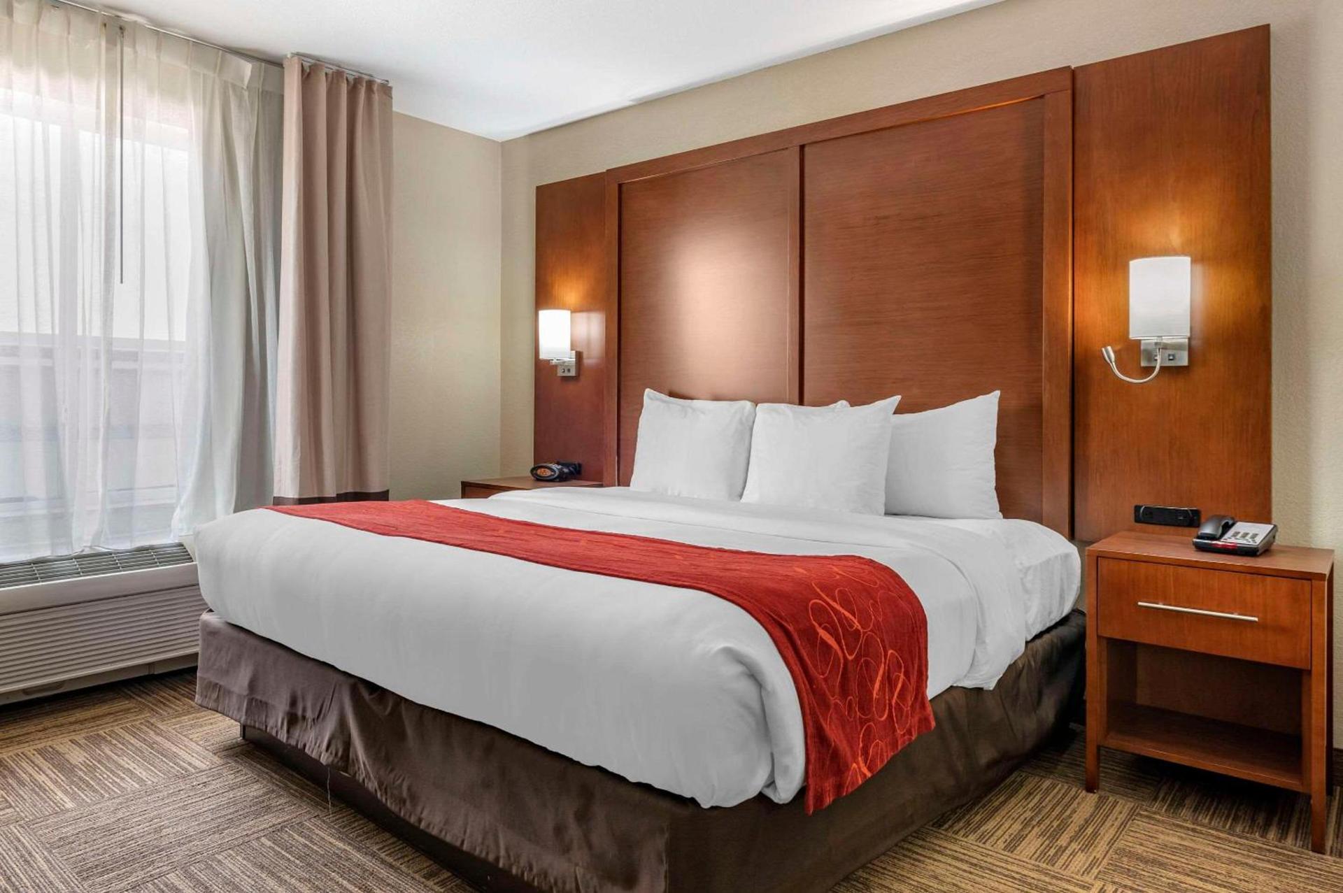 Comfort Suites Urbana Champaign, University Area photo 19