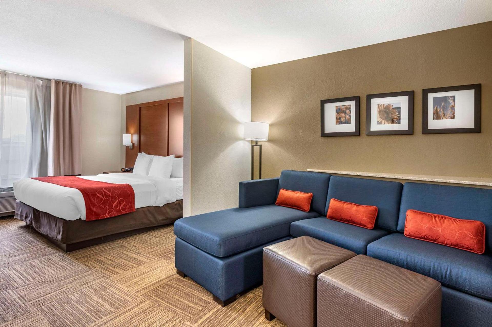 Comfort Suites Urbana Champaign, University Area photo 18