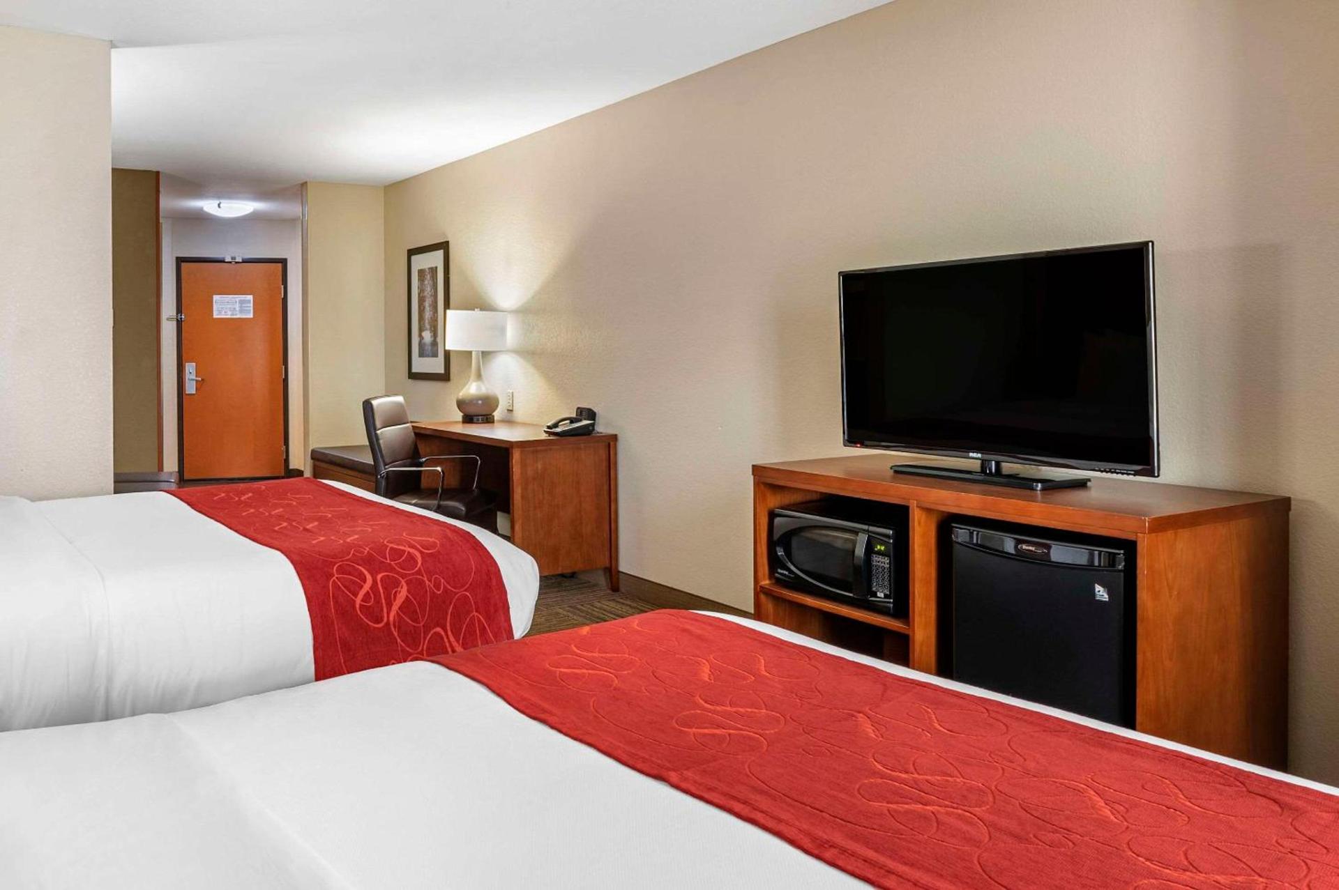 Comfort Suites Urbana Champaign, University Area photo 23