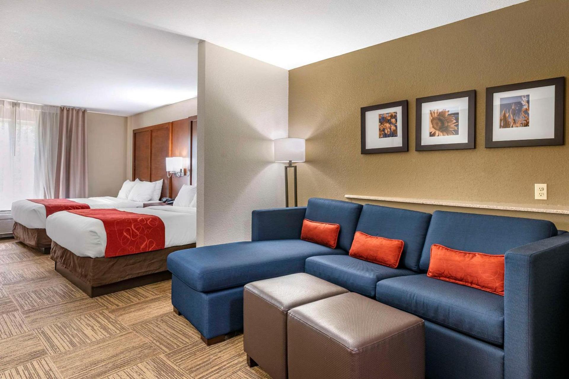 Comfort Suites Urbana Champaign, University Area photo 24
