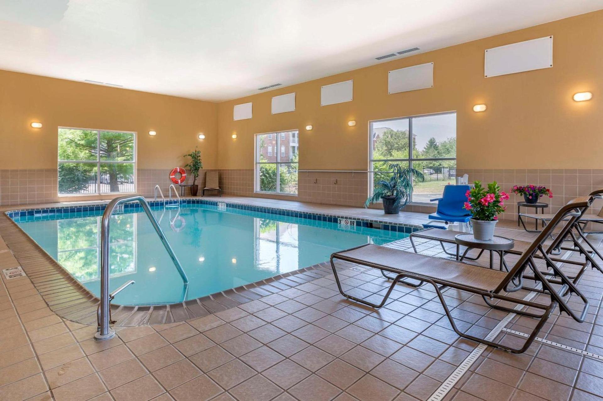 Comfort Suites Urbana Champaign, University Area photo 30