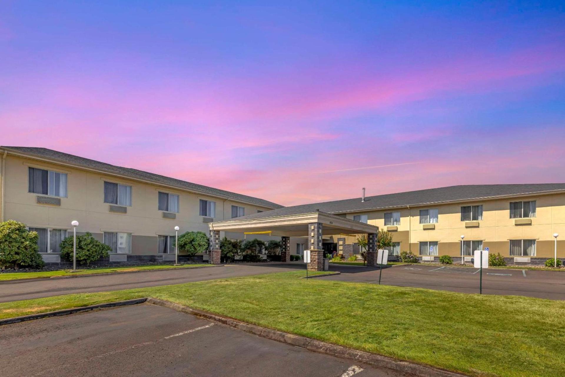 Comfort Suites Near Vancouver Mall photo 3