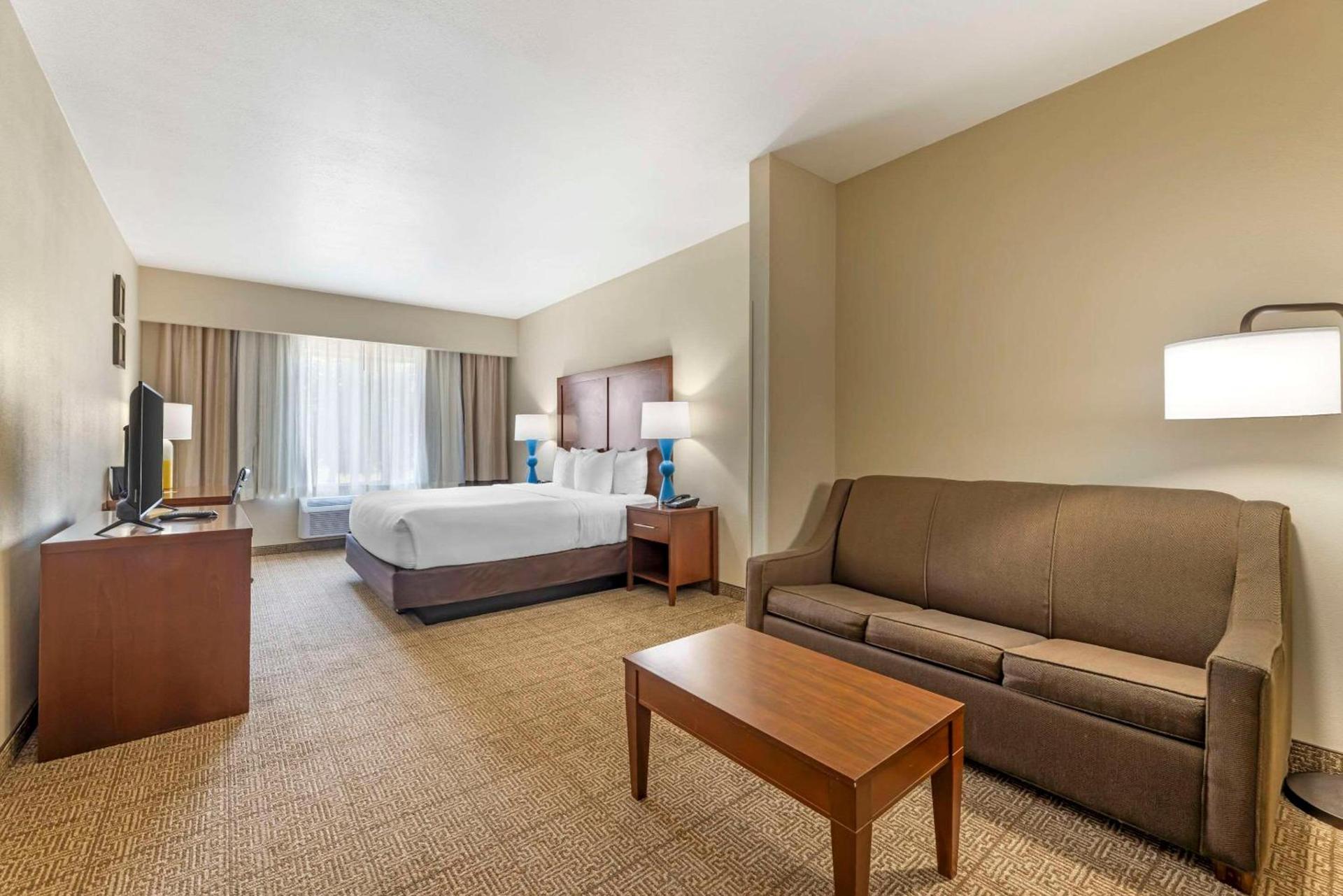 Comfort Suites Near Vancouver Mall photo 19