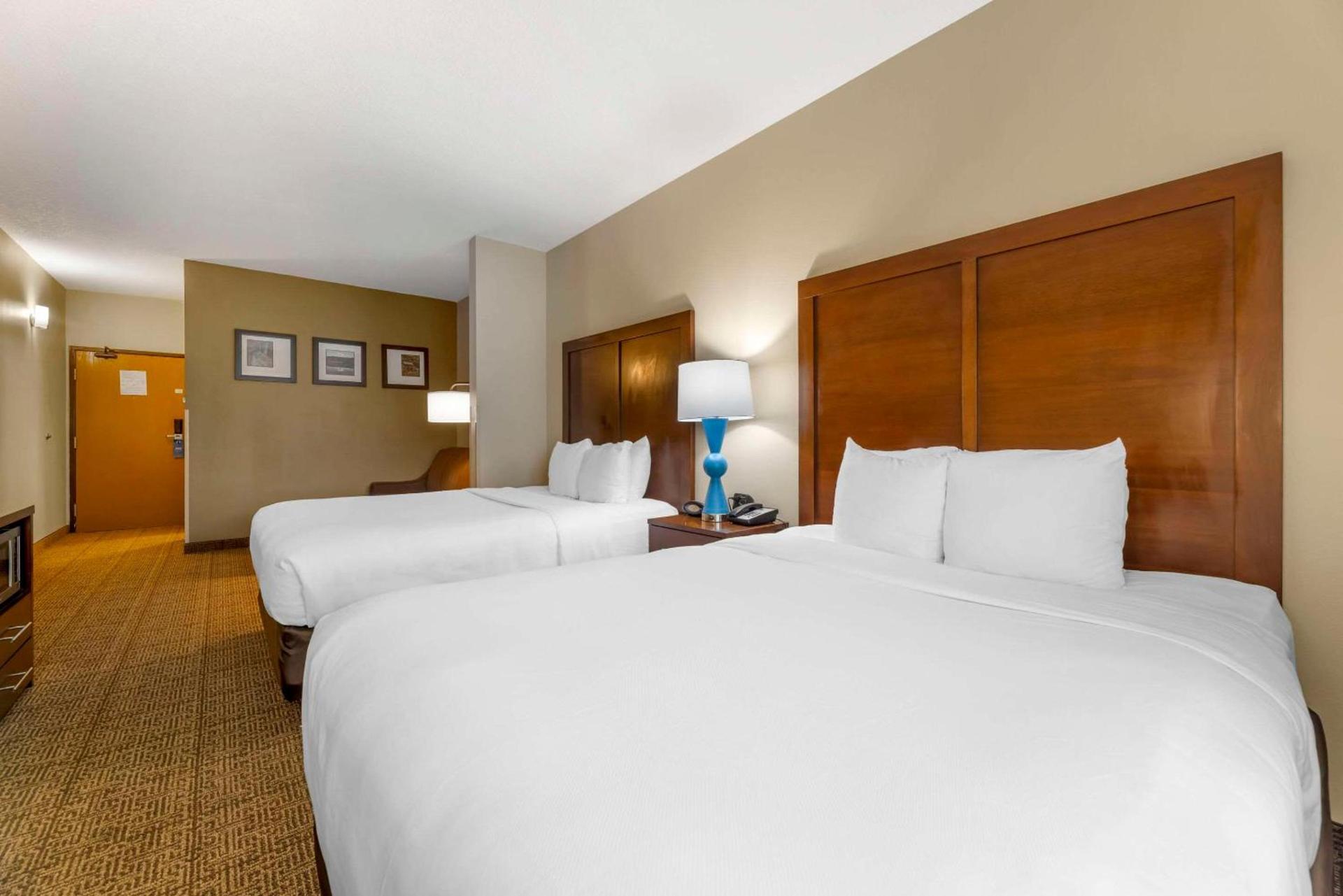 Comfort Suites Near Vancouver Mall photo 22