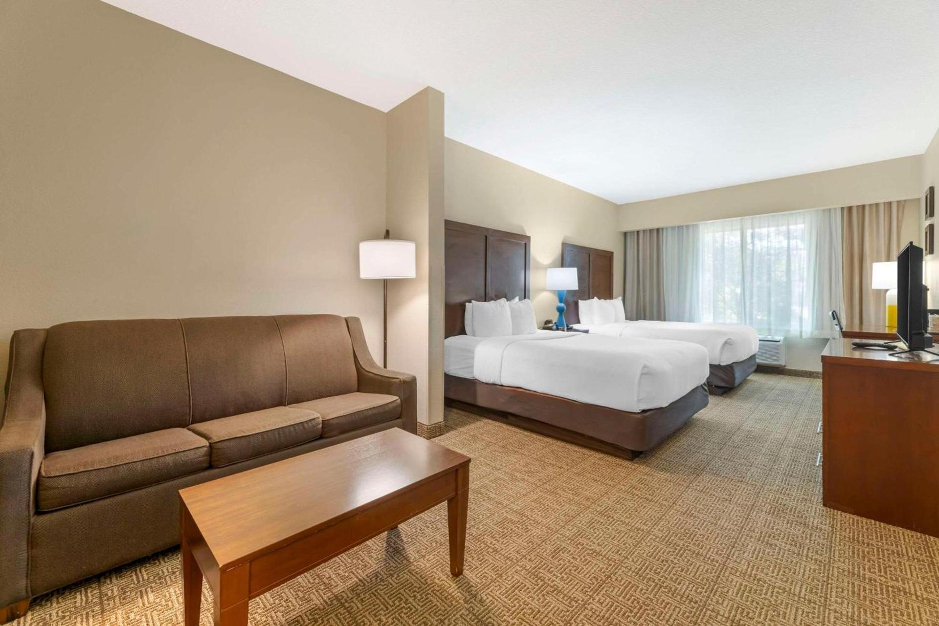 Comfort Suites Near Vancouver Mall photo 23