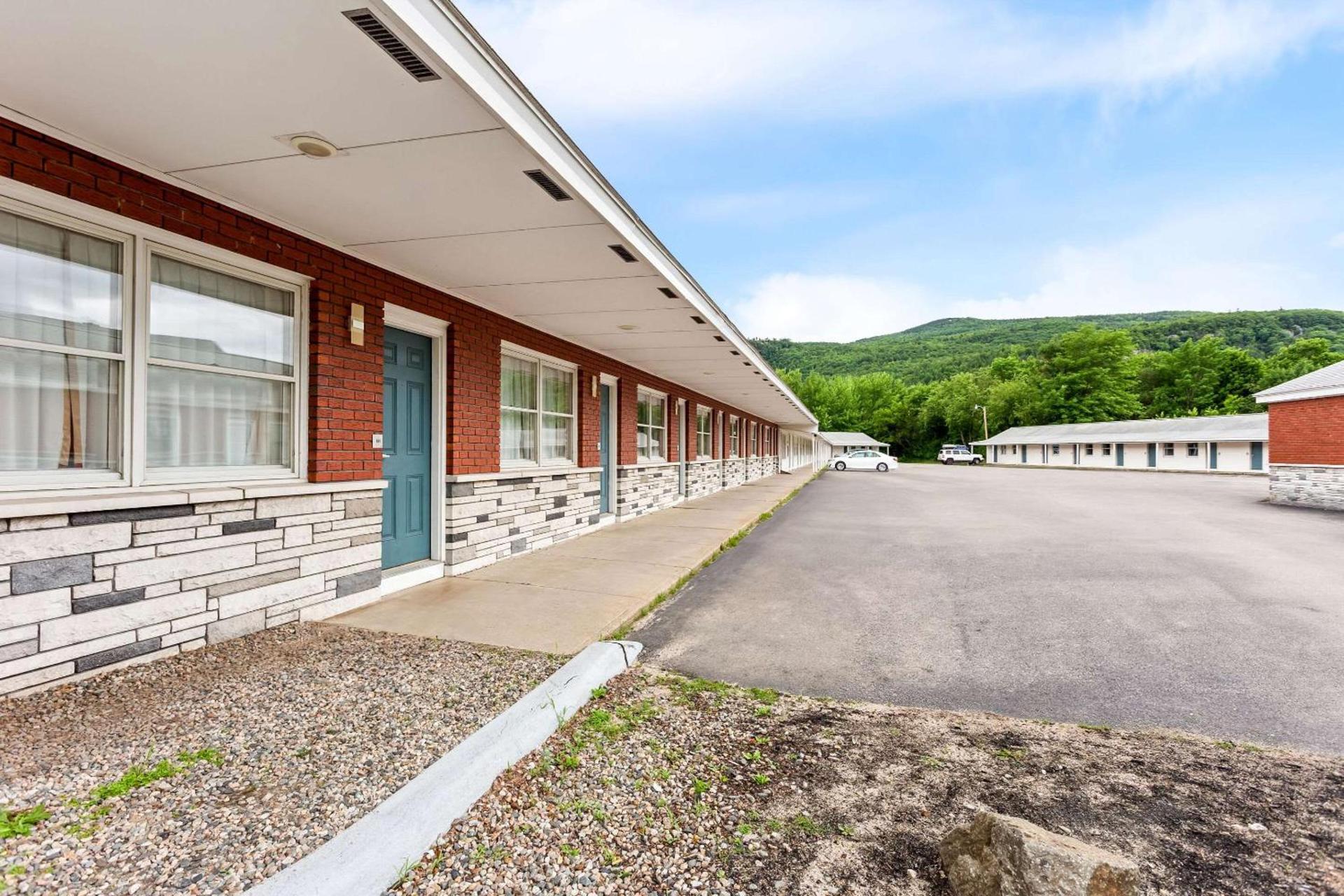 Rodeway Inn Gorham Riverside photo 2