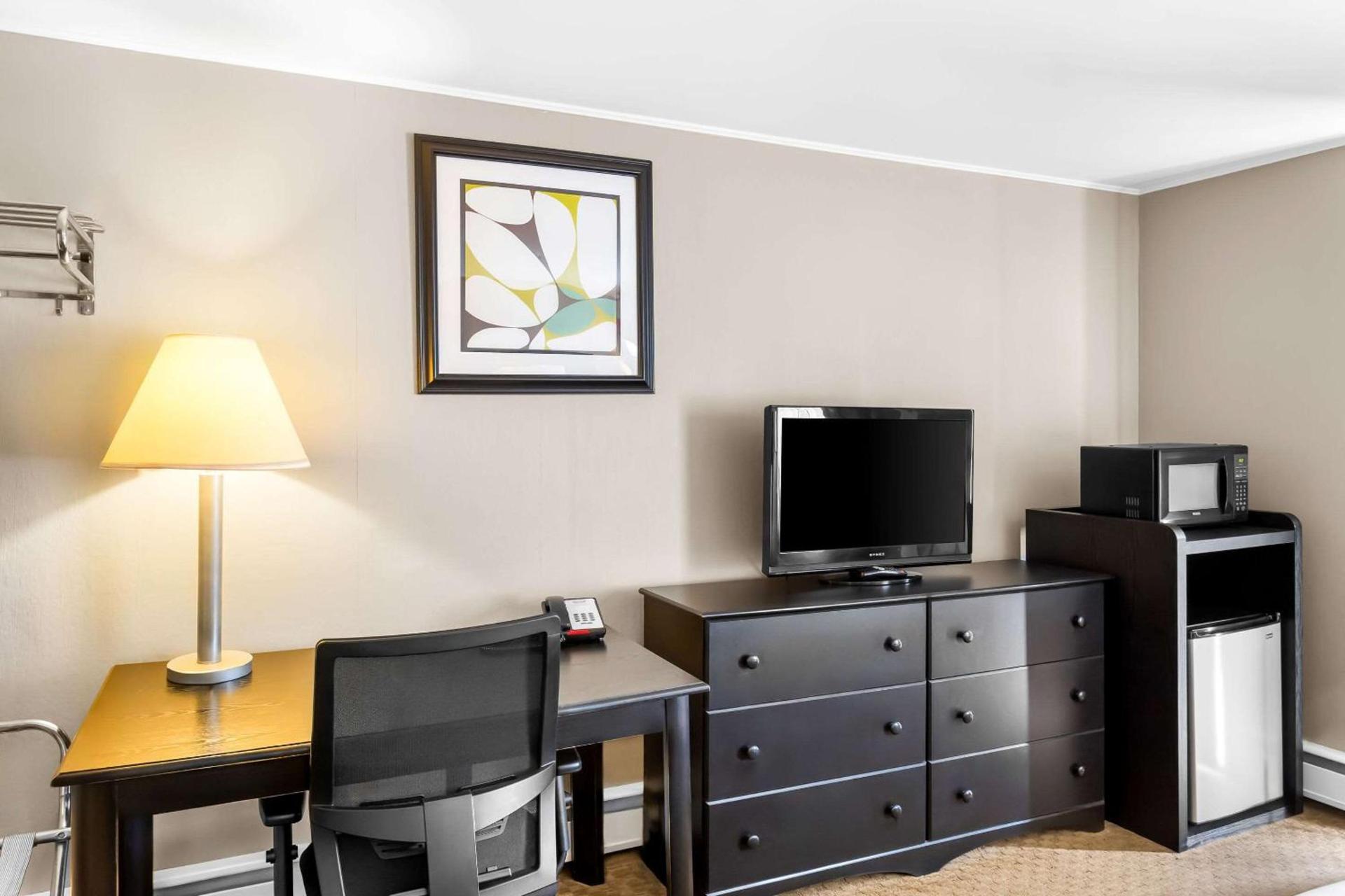 Rodeway Inn Gorham Riverside photo 36