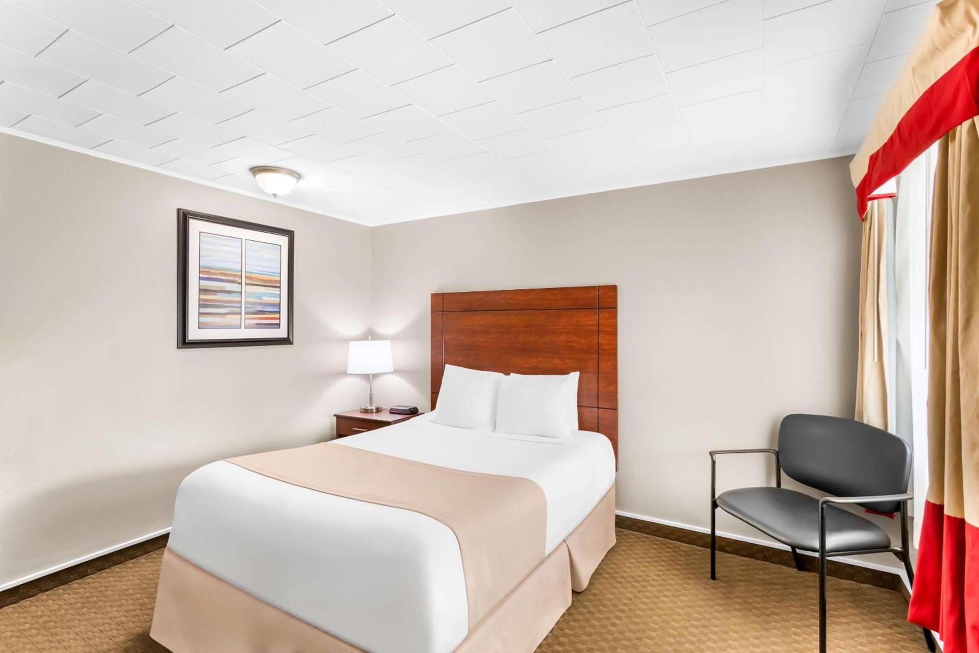Rodeway Inn Gorham Riverside photo 42
