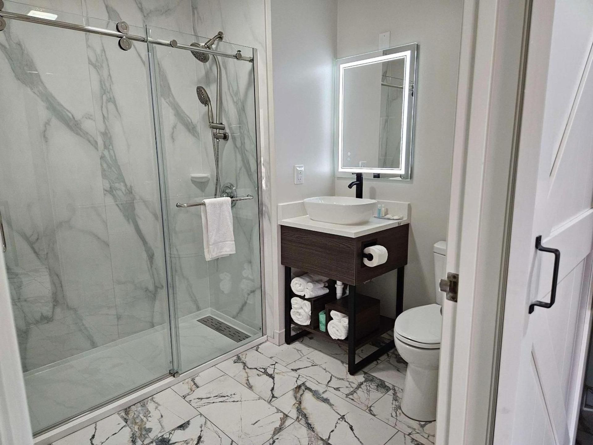 Quality Inn & Suites Columbia Harbison photo 5
