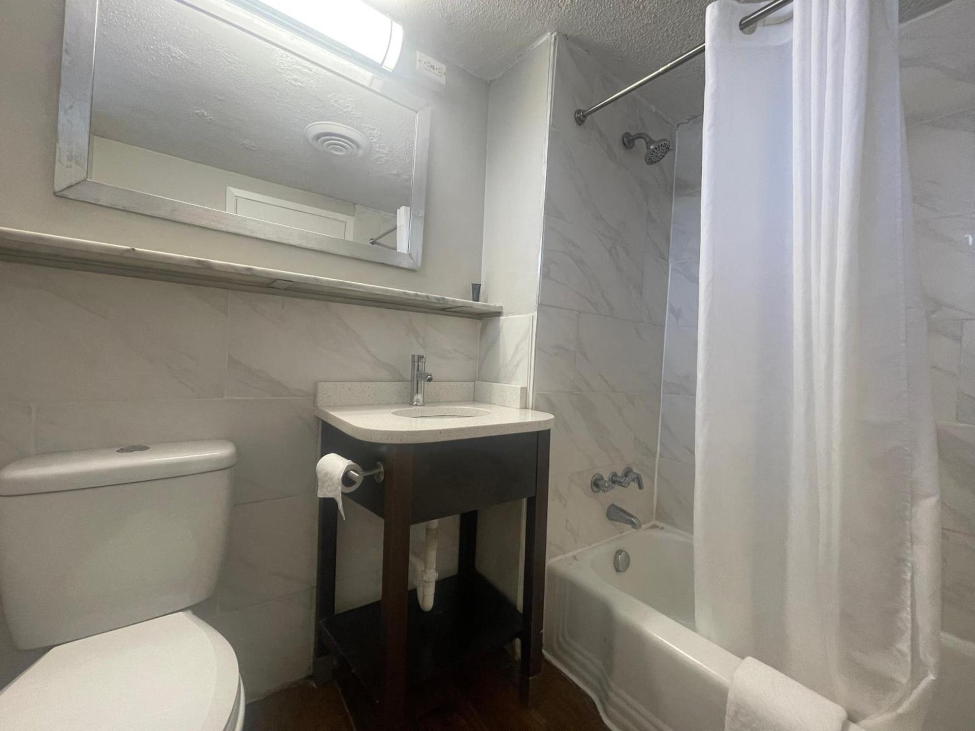 Motel 6 Norfolk, VA East Little Creek photo 20